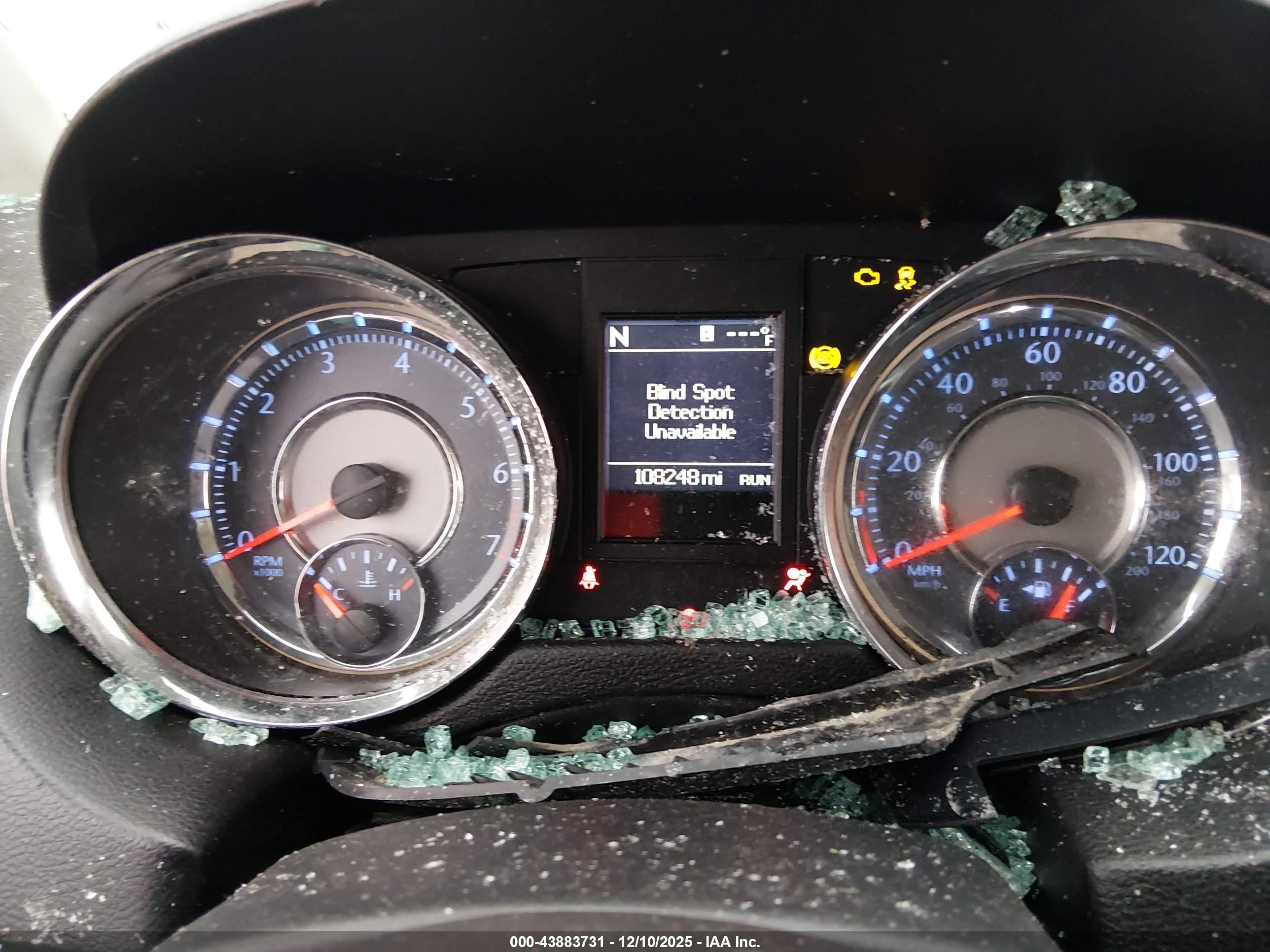 CHRYSLER TOWN image 7