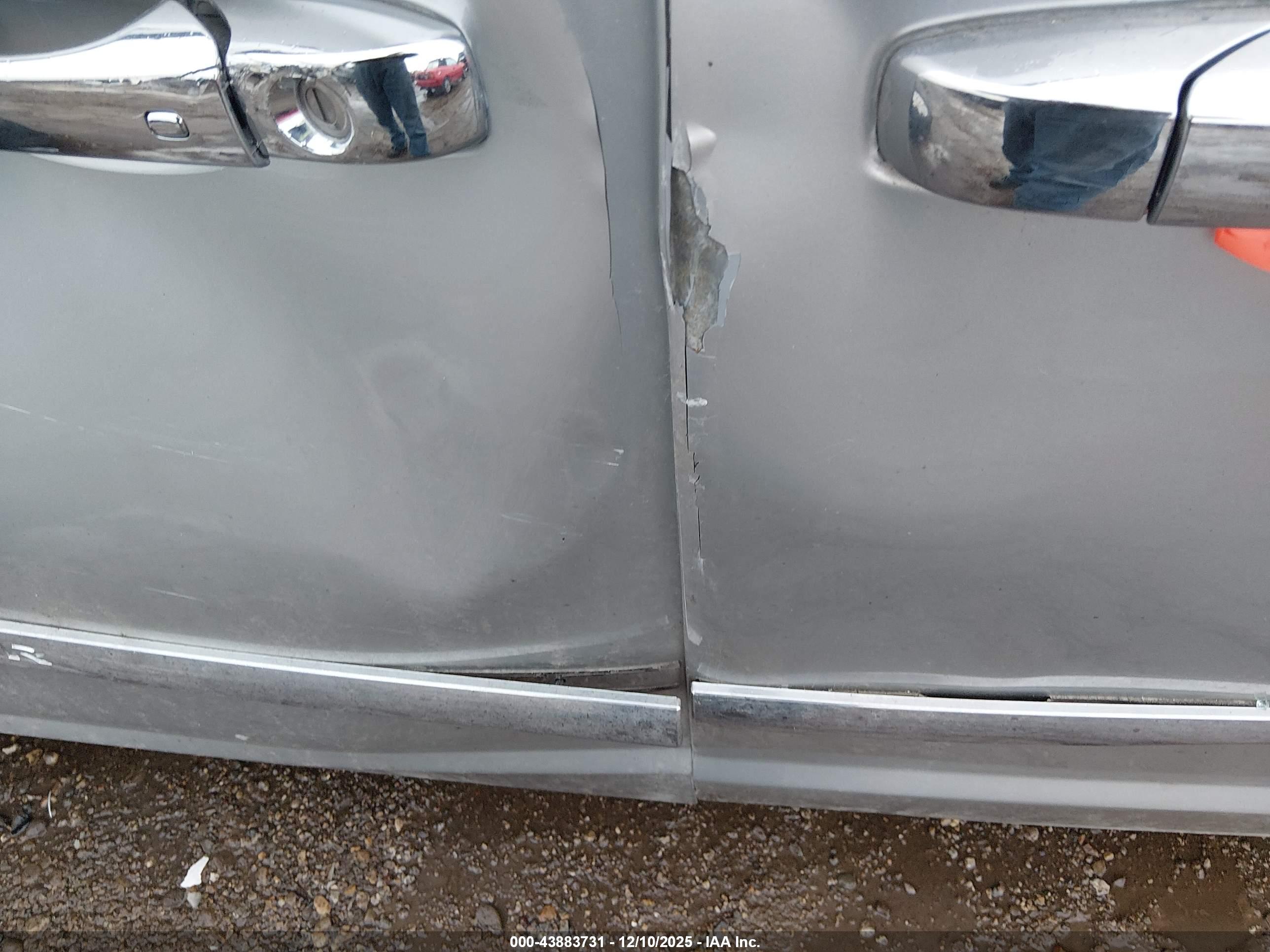 CHRYSLER TOWN image 9