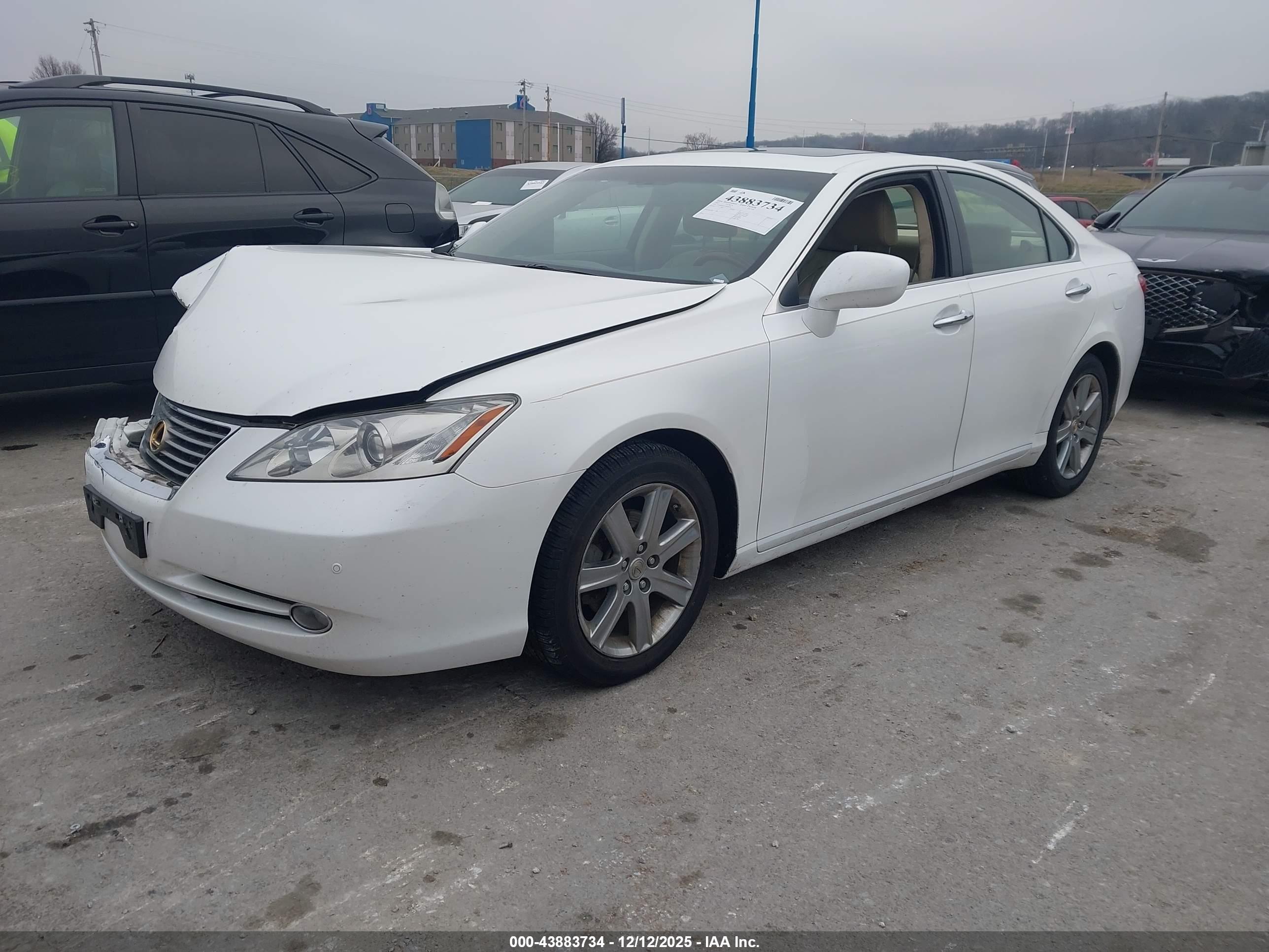 LEXUS ES image 2