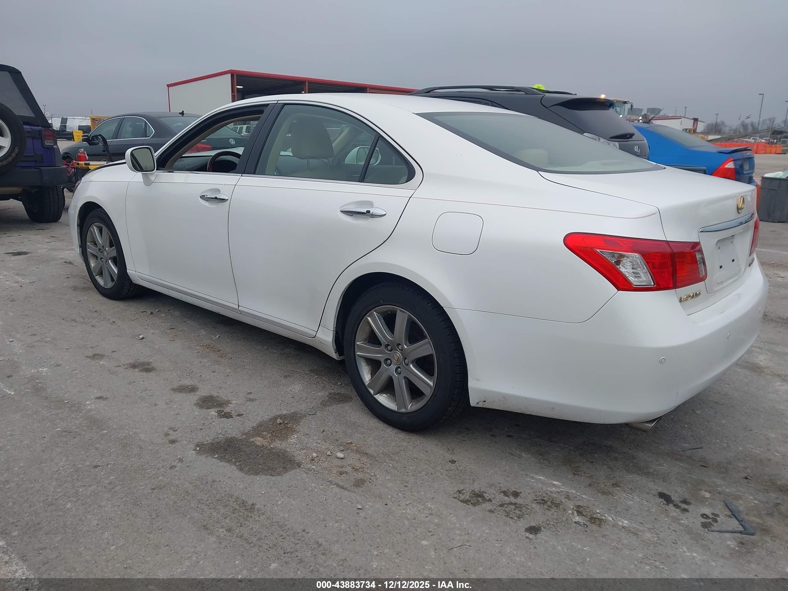 LEXUS ES image 3