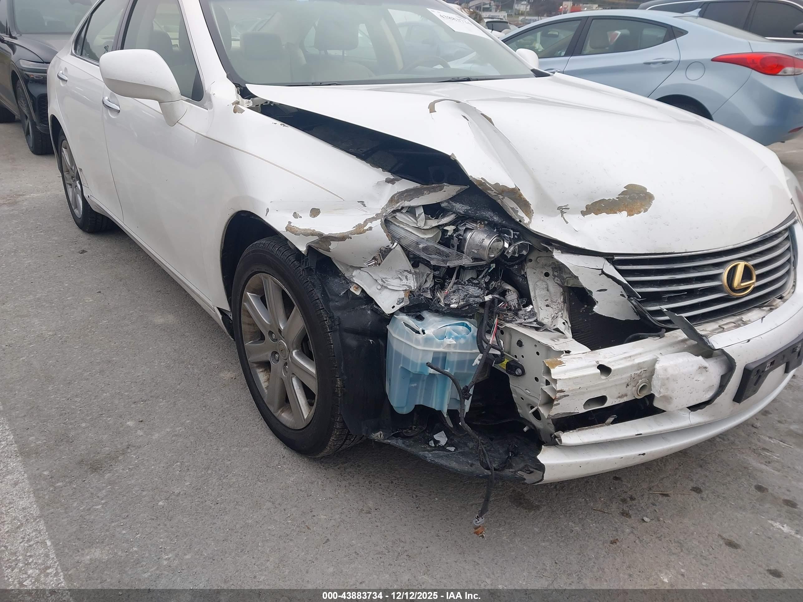 LEXUS ES image 6