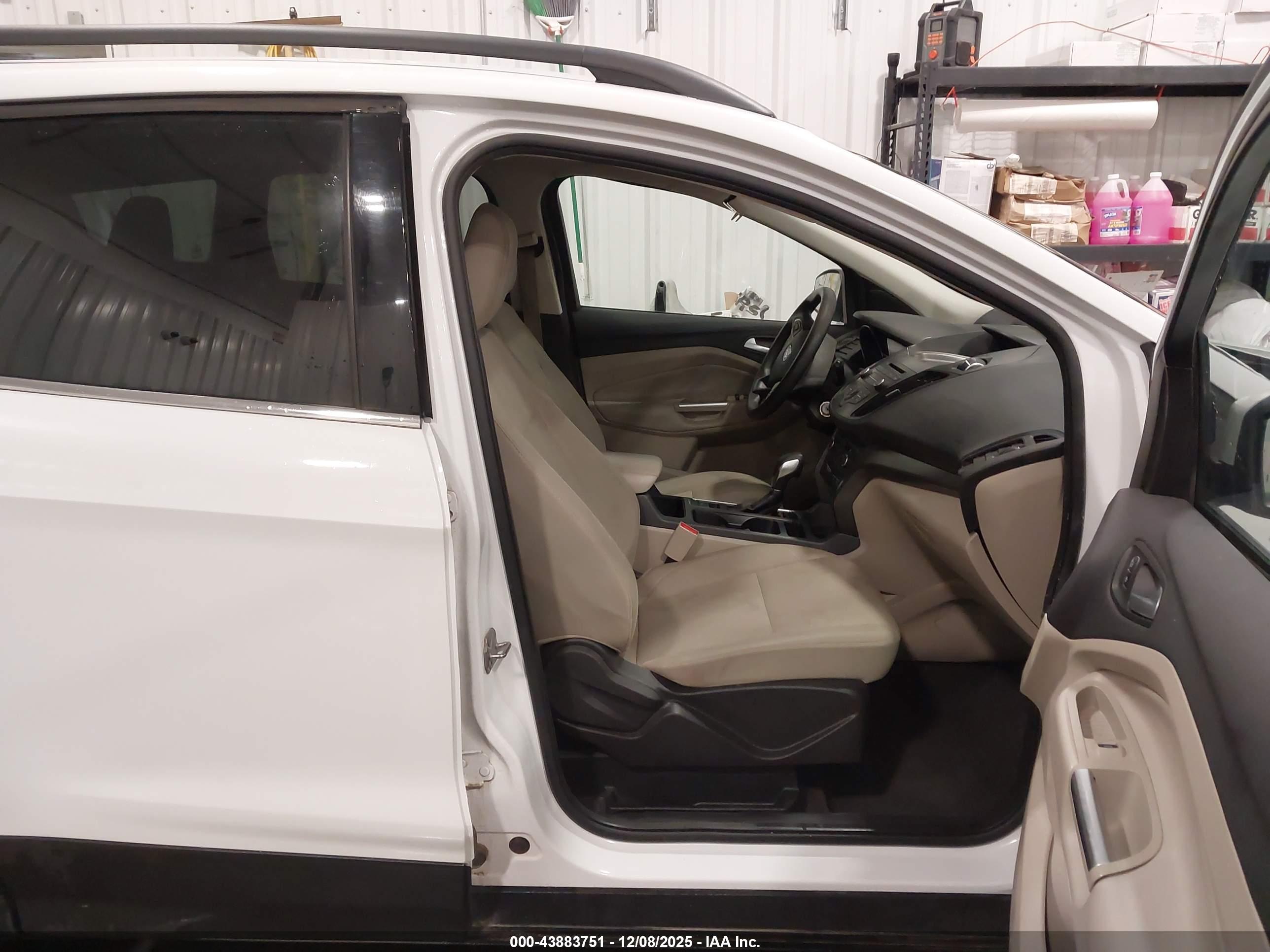 FORD ESCAPE image 5