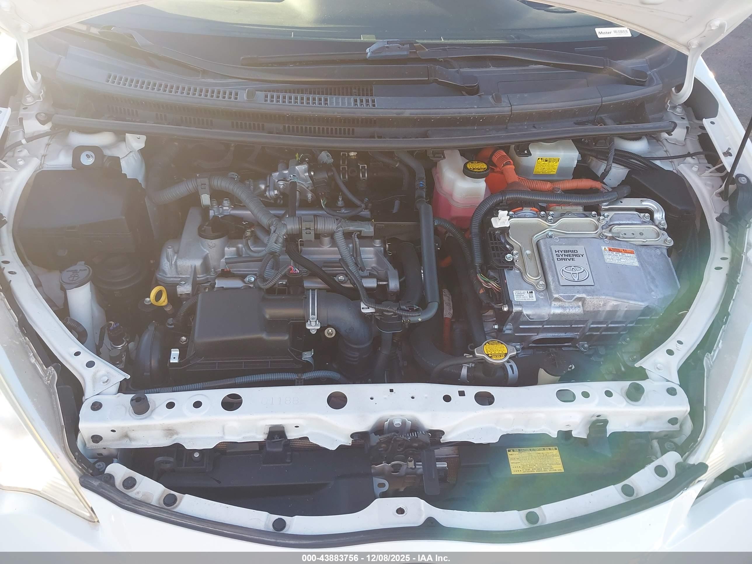 TOYOTA PRIUS image 10