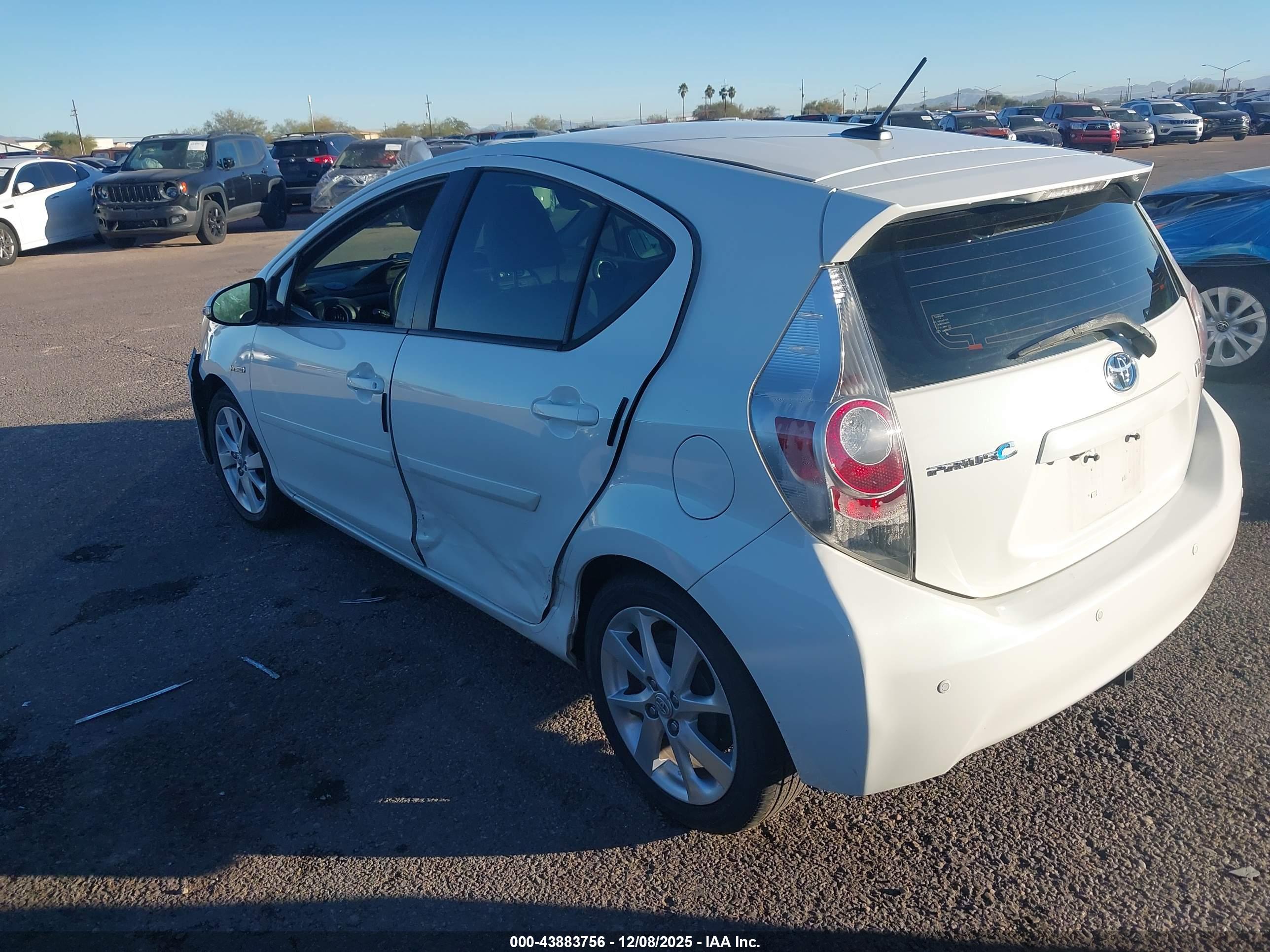 TOYOTA PRIUS image 3