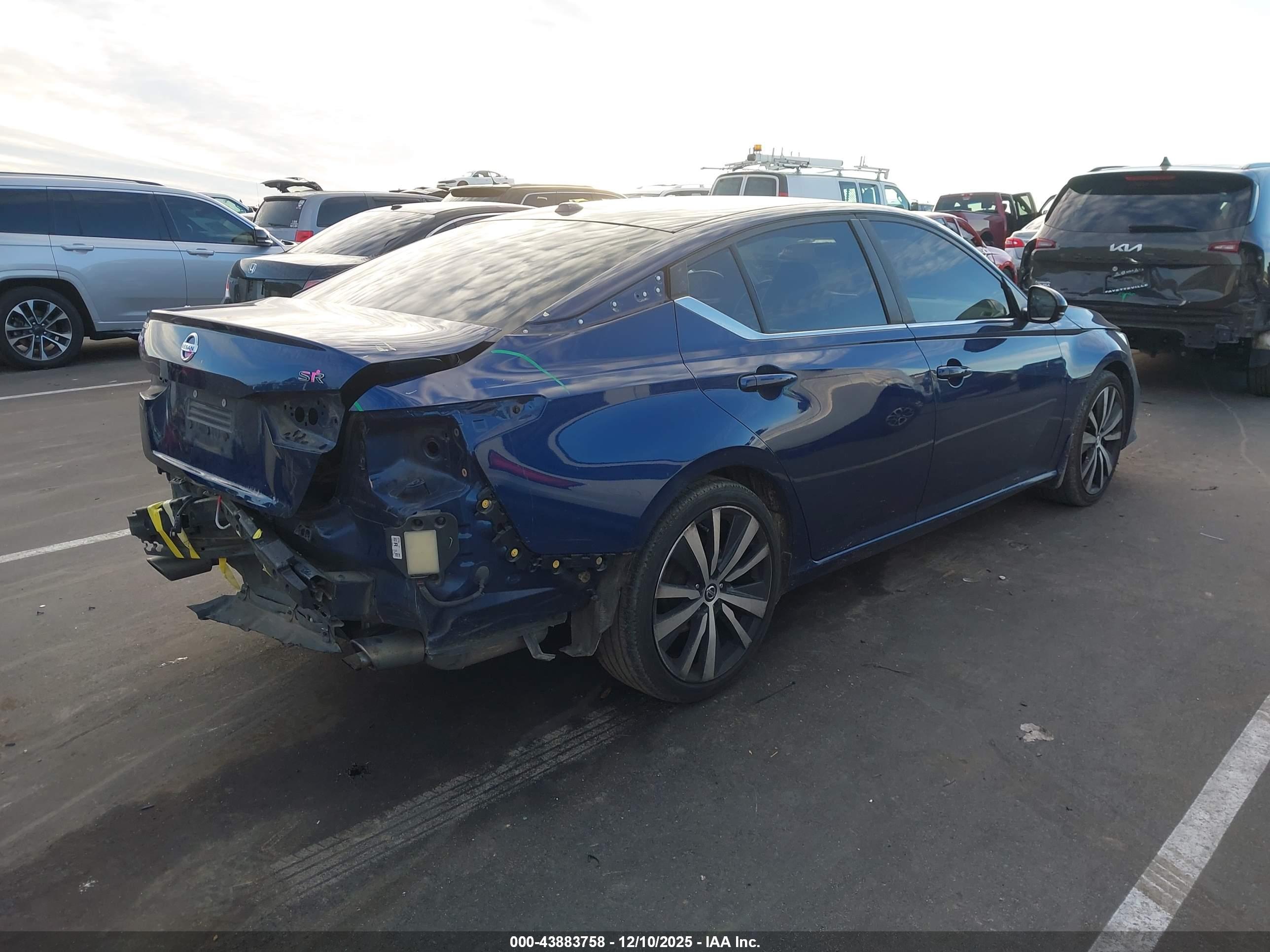 NISSAN ALTIMA image 4