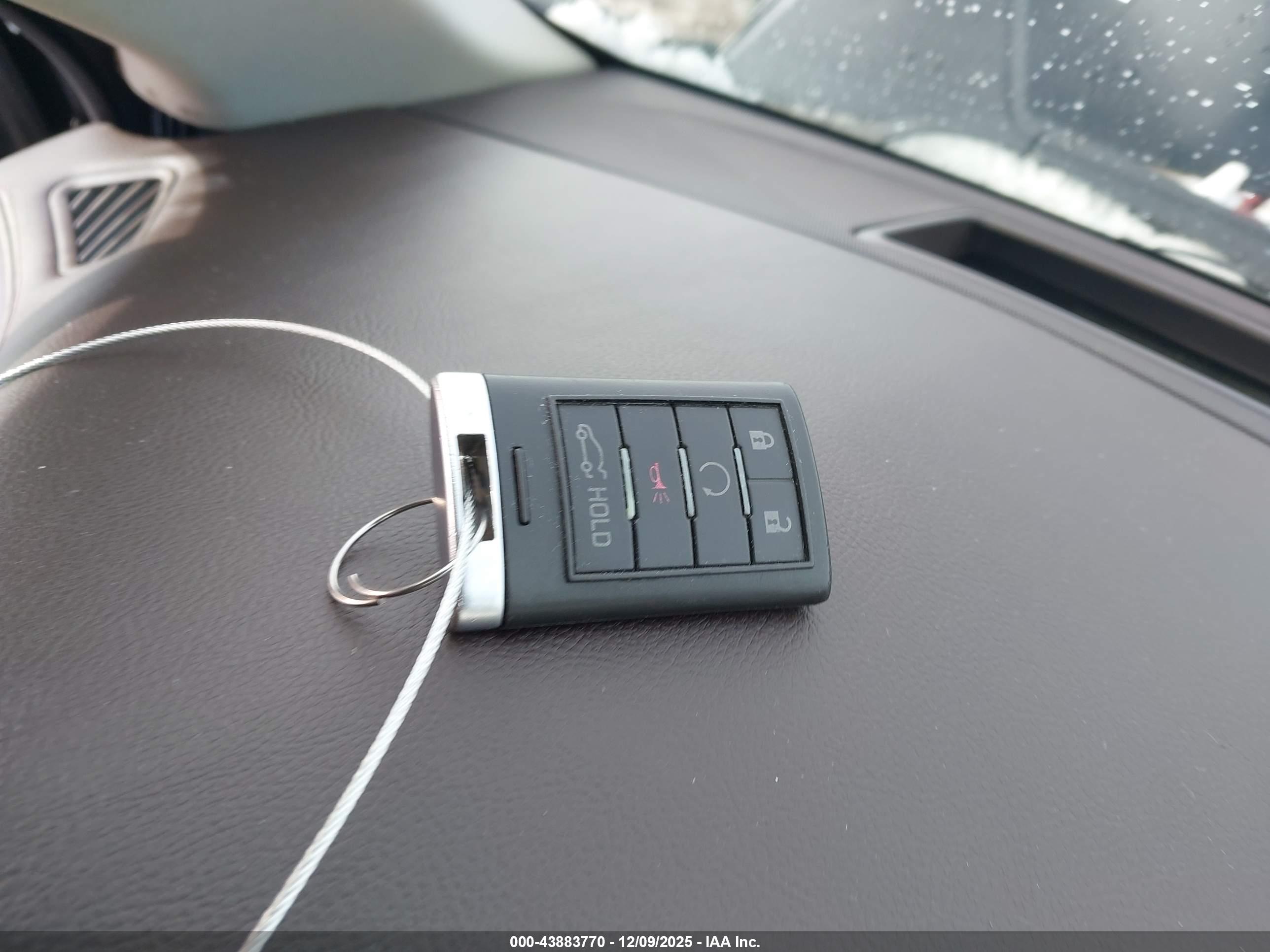 CADILLAC XTS image 11