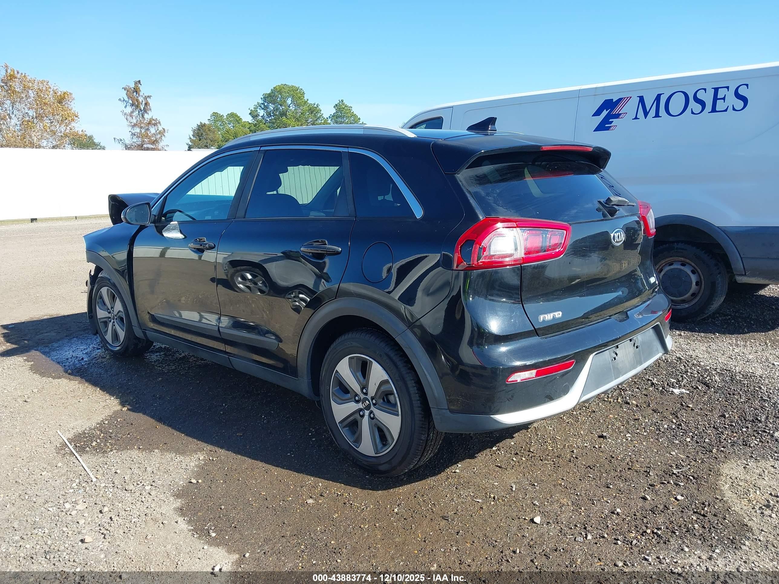 KIA NIRO image 3