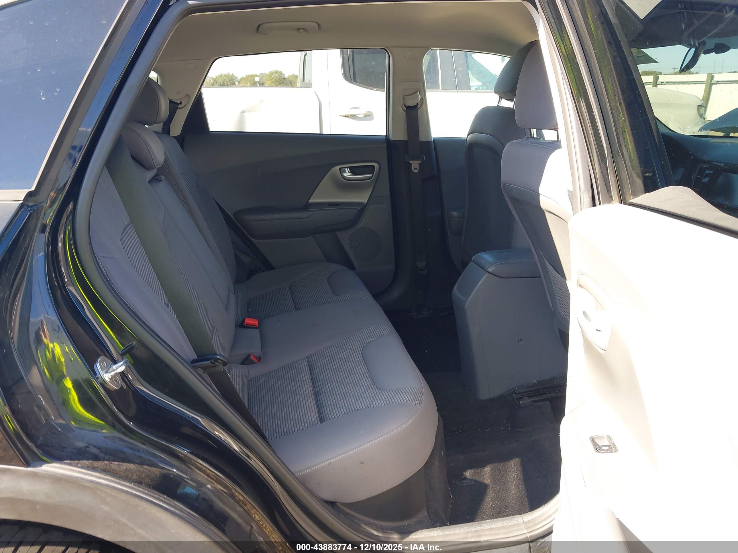 KIA NIRO image 8