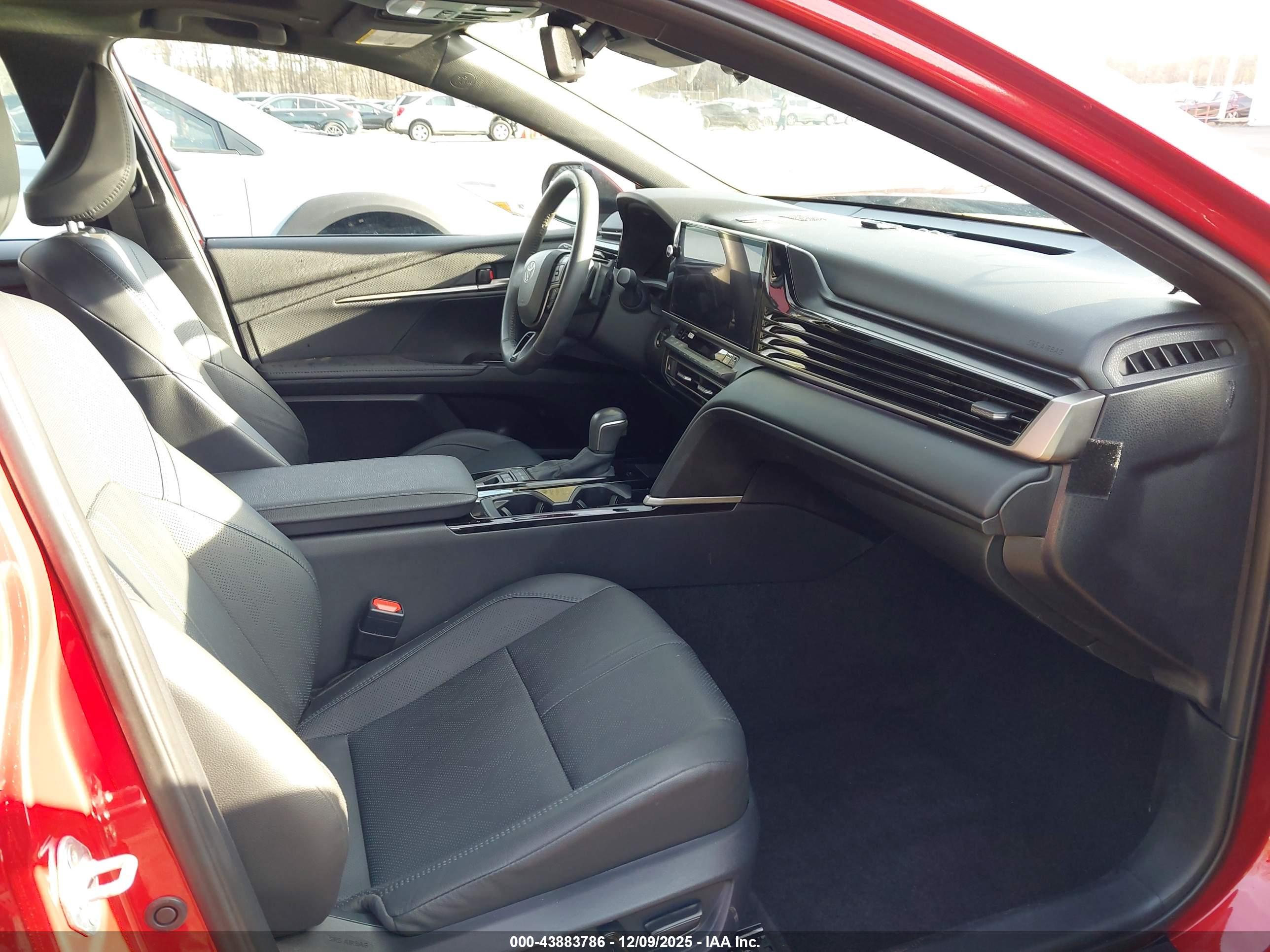 TOYOTA CAMRY image 5
