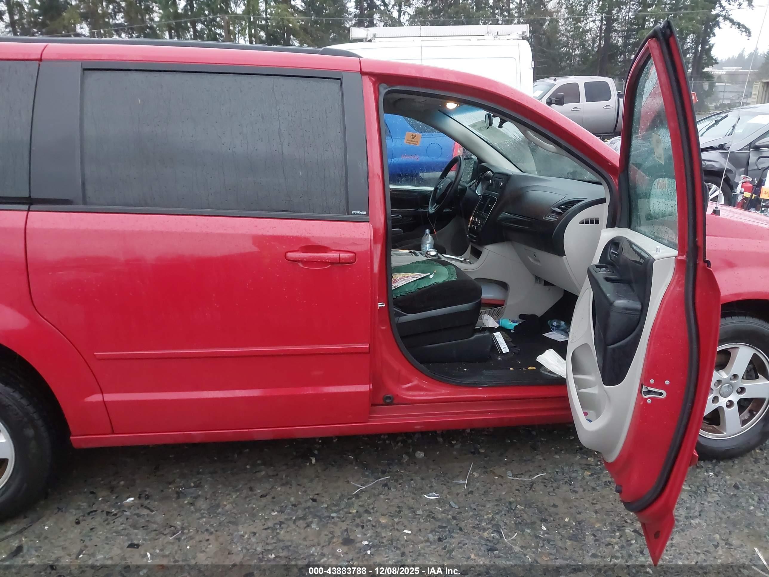 DODGE GRAND image 5