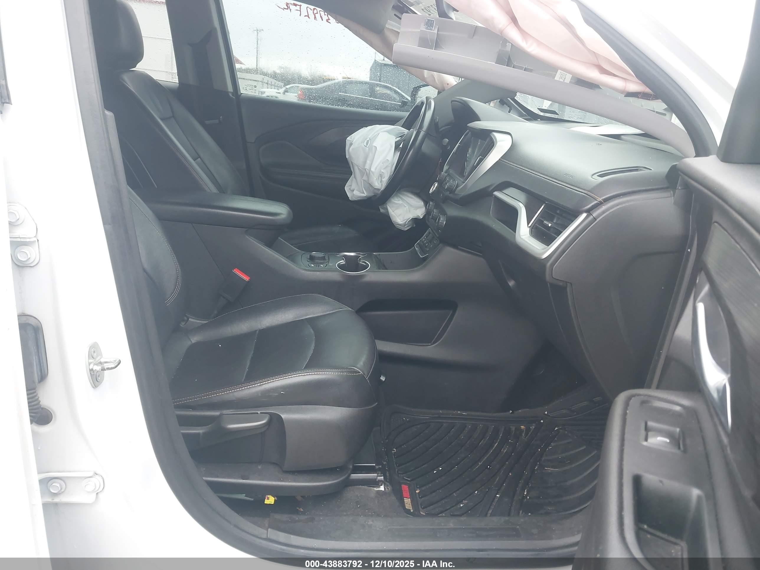 GMC TERRAIN image 5