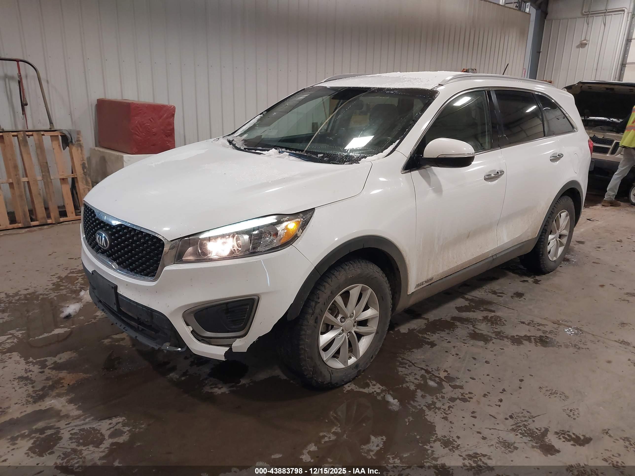 KIA SORENTO image 2
