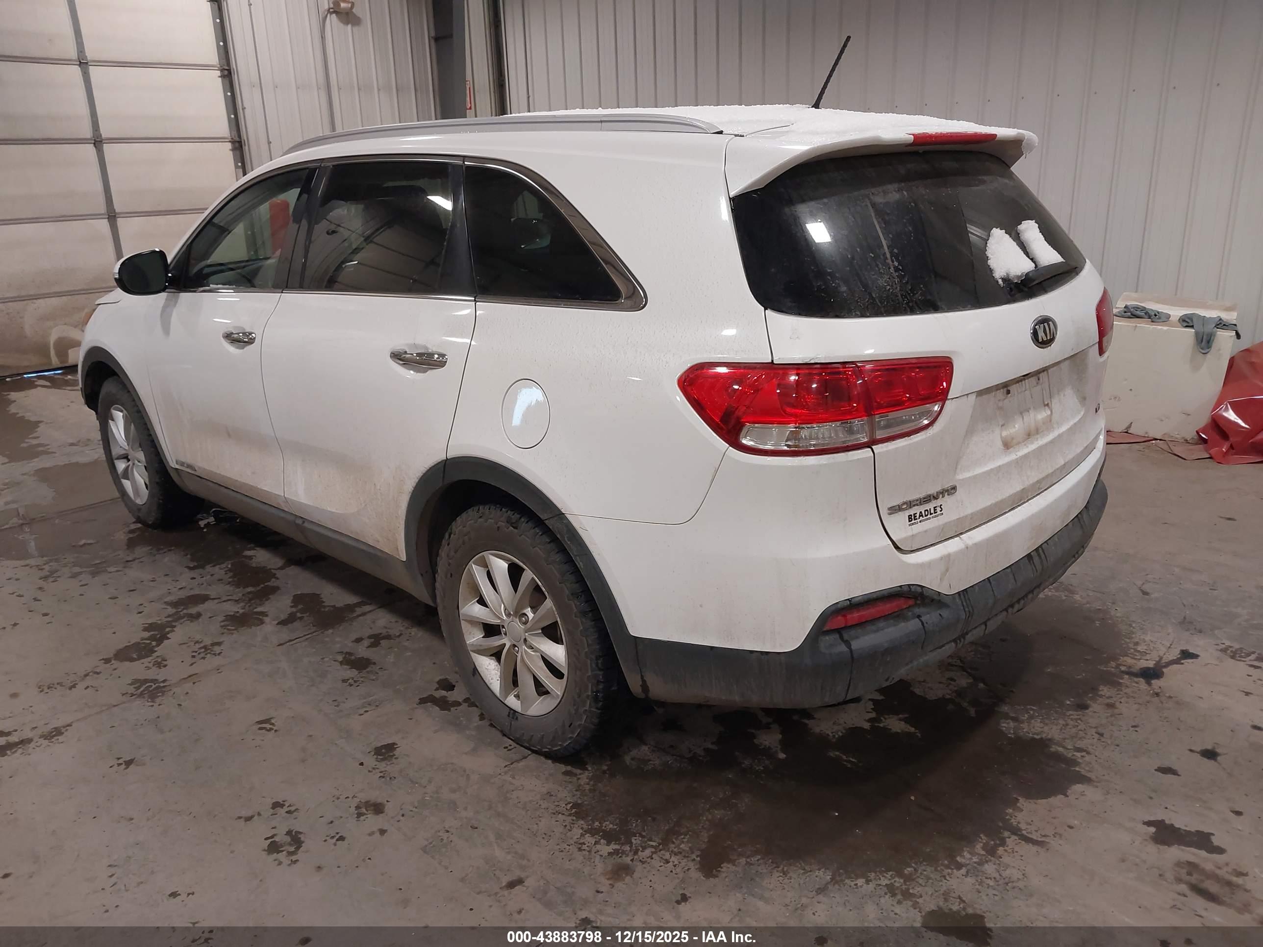 KIA SORENTO image 3