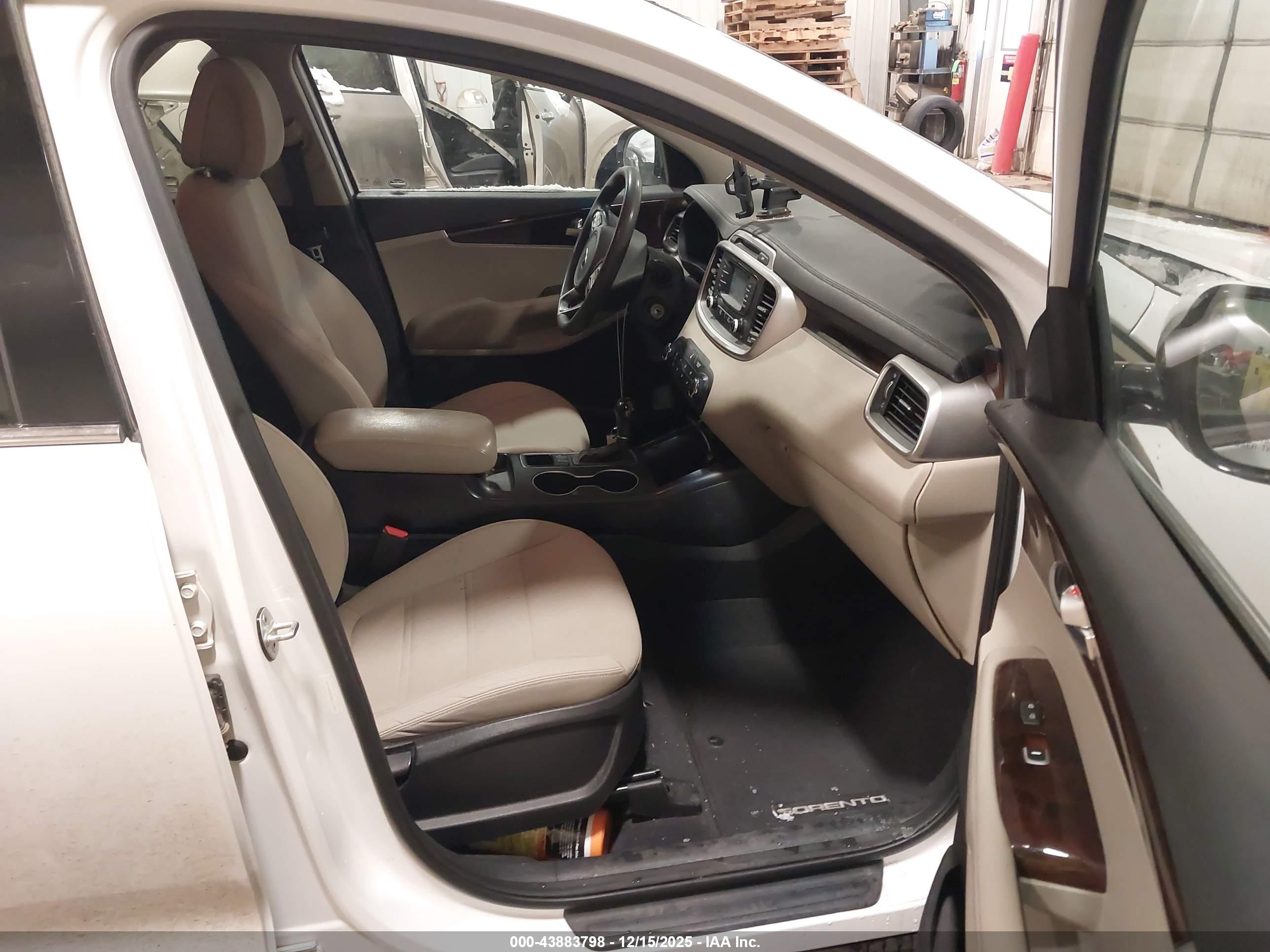 KIA SORENTO image 5