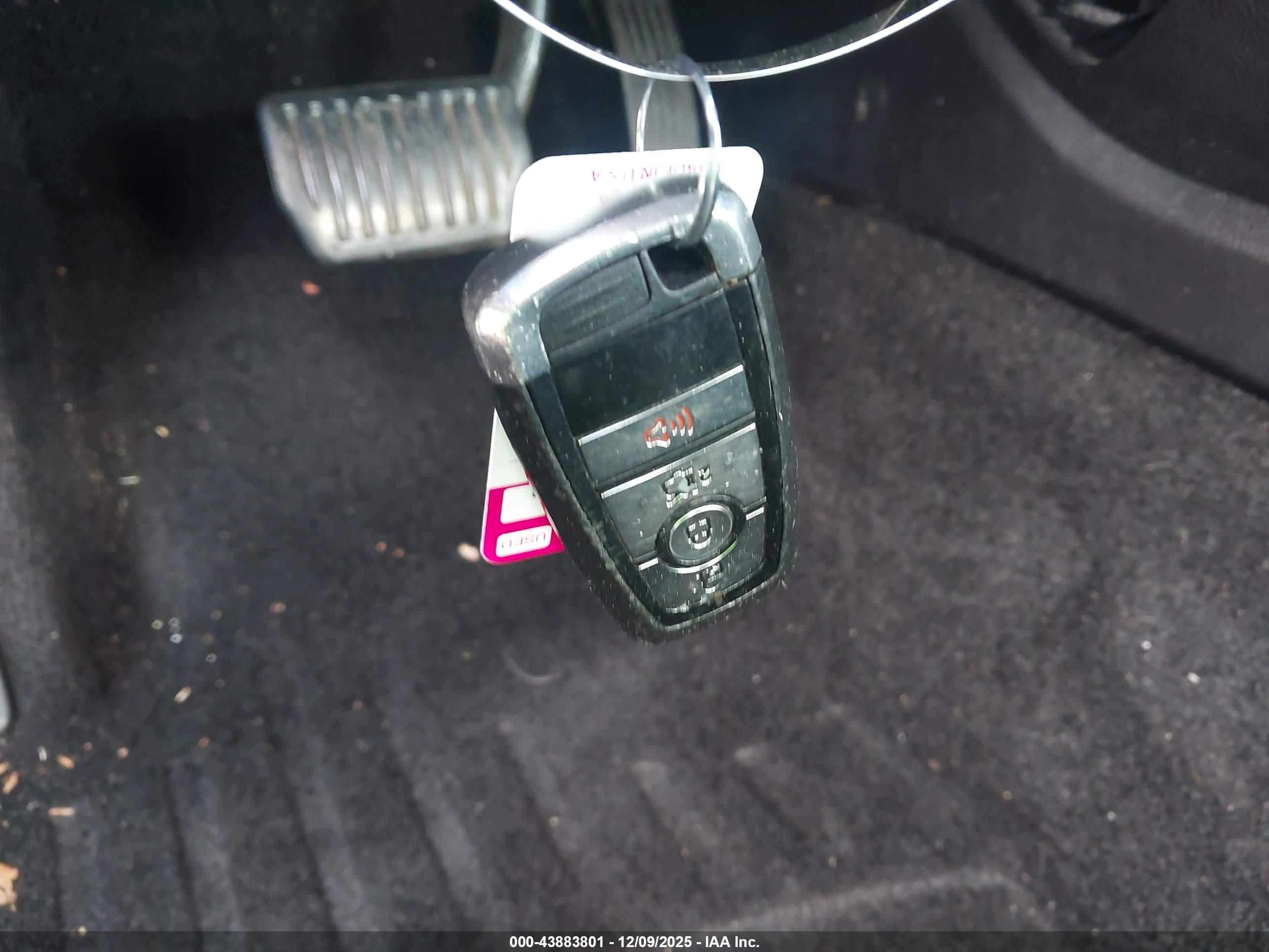 FORD FUSION image 11