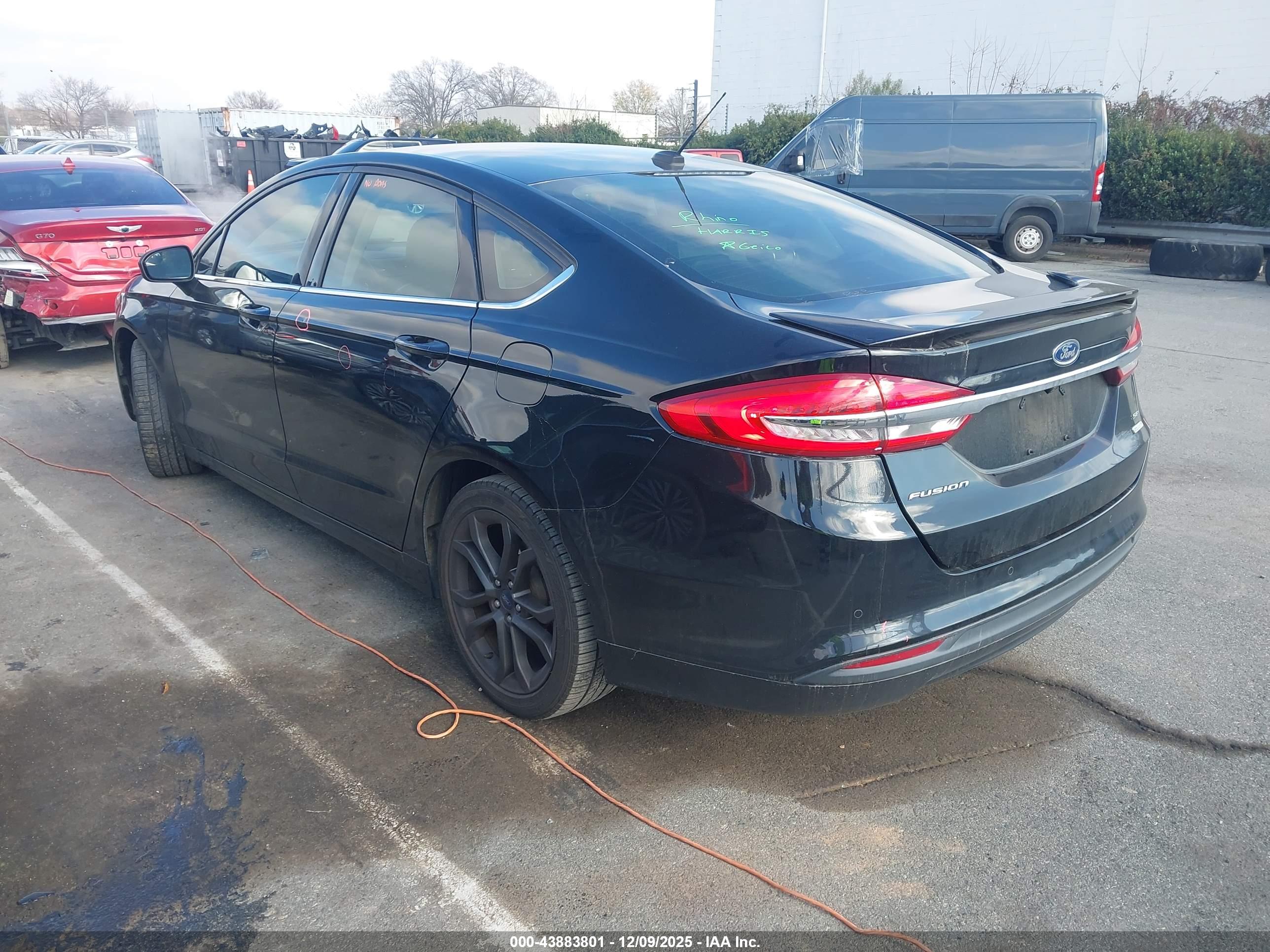 FORD FUSION image 3