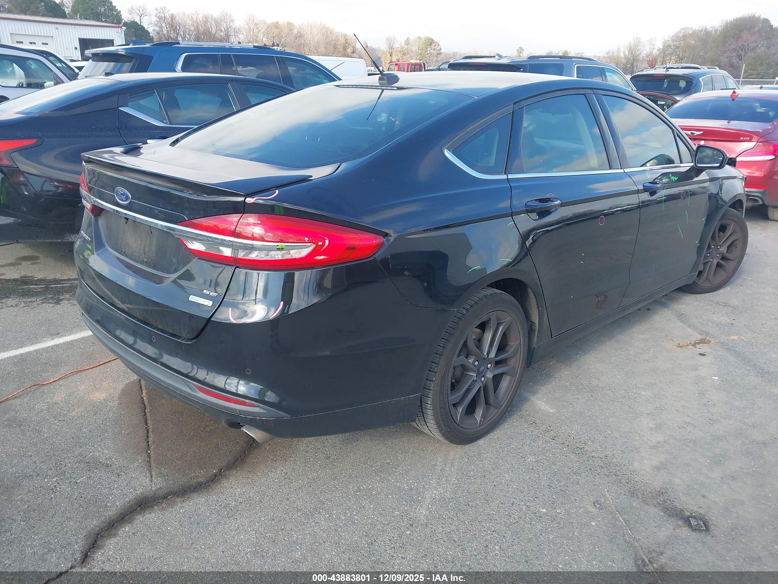 FORD FUSION image 4