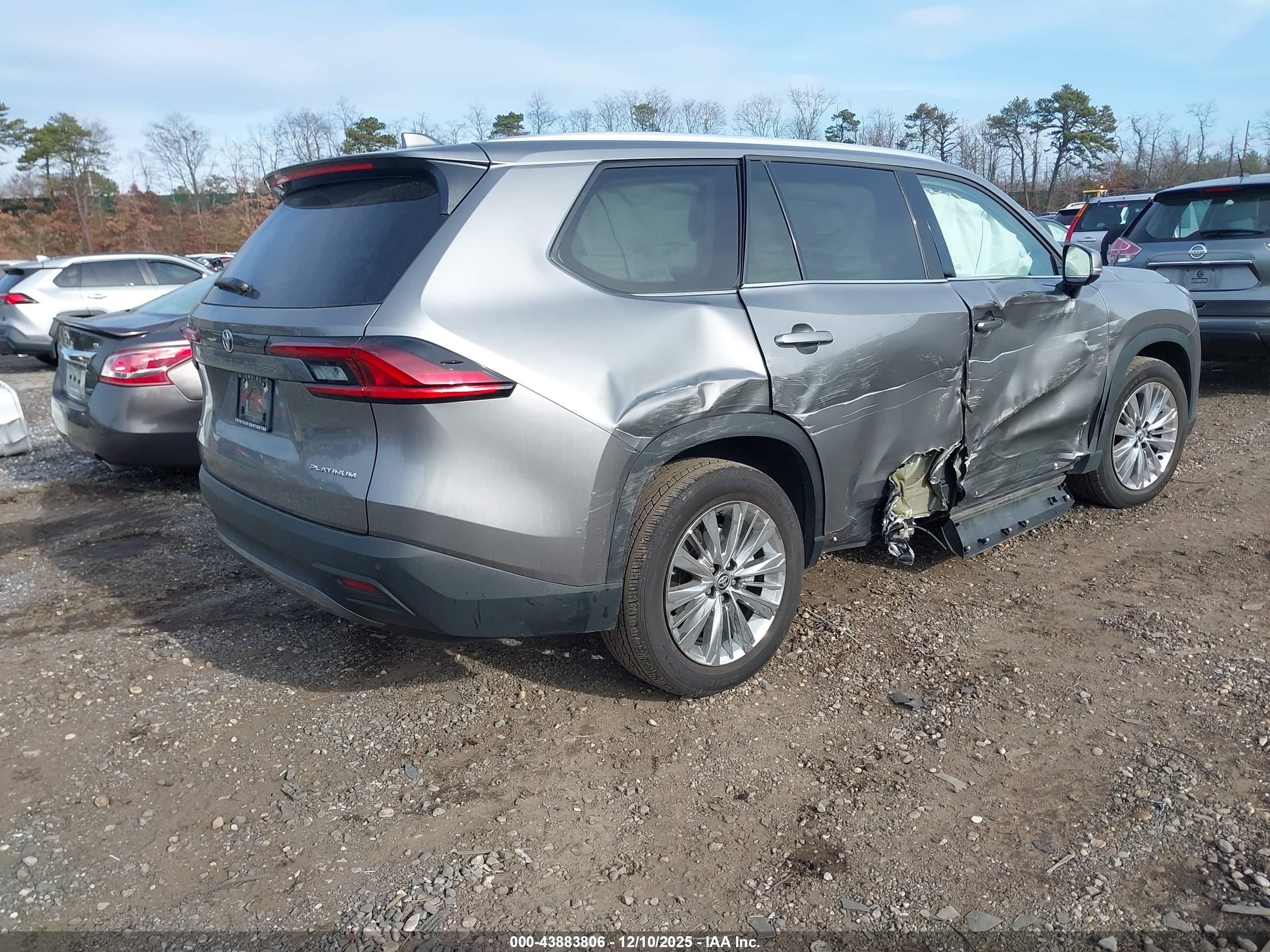 TOYOTA GRAND image 4