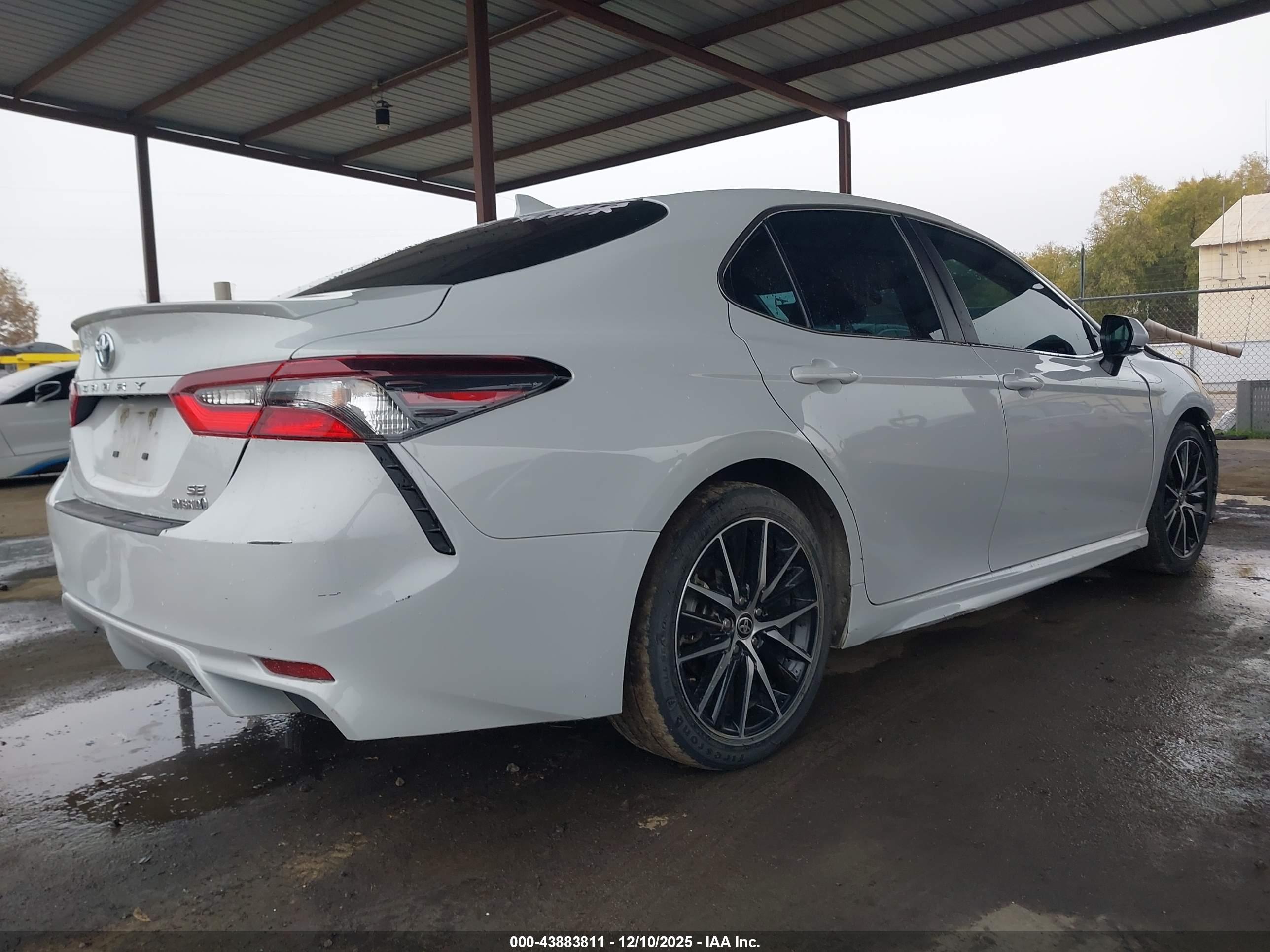 TOYOTA CAMRY image 4