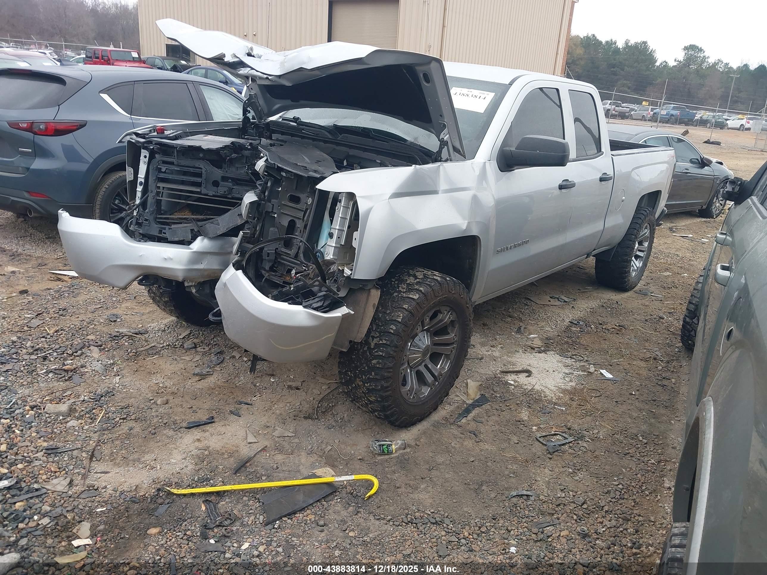 CHEVROLET SILVERADO image 2