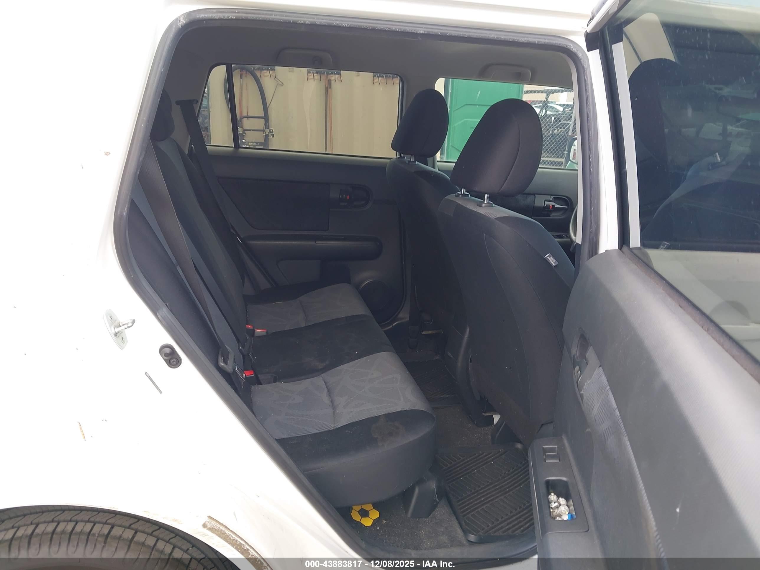 SCION XB image 8