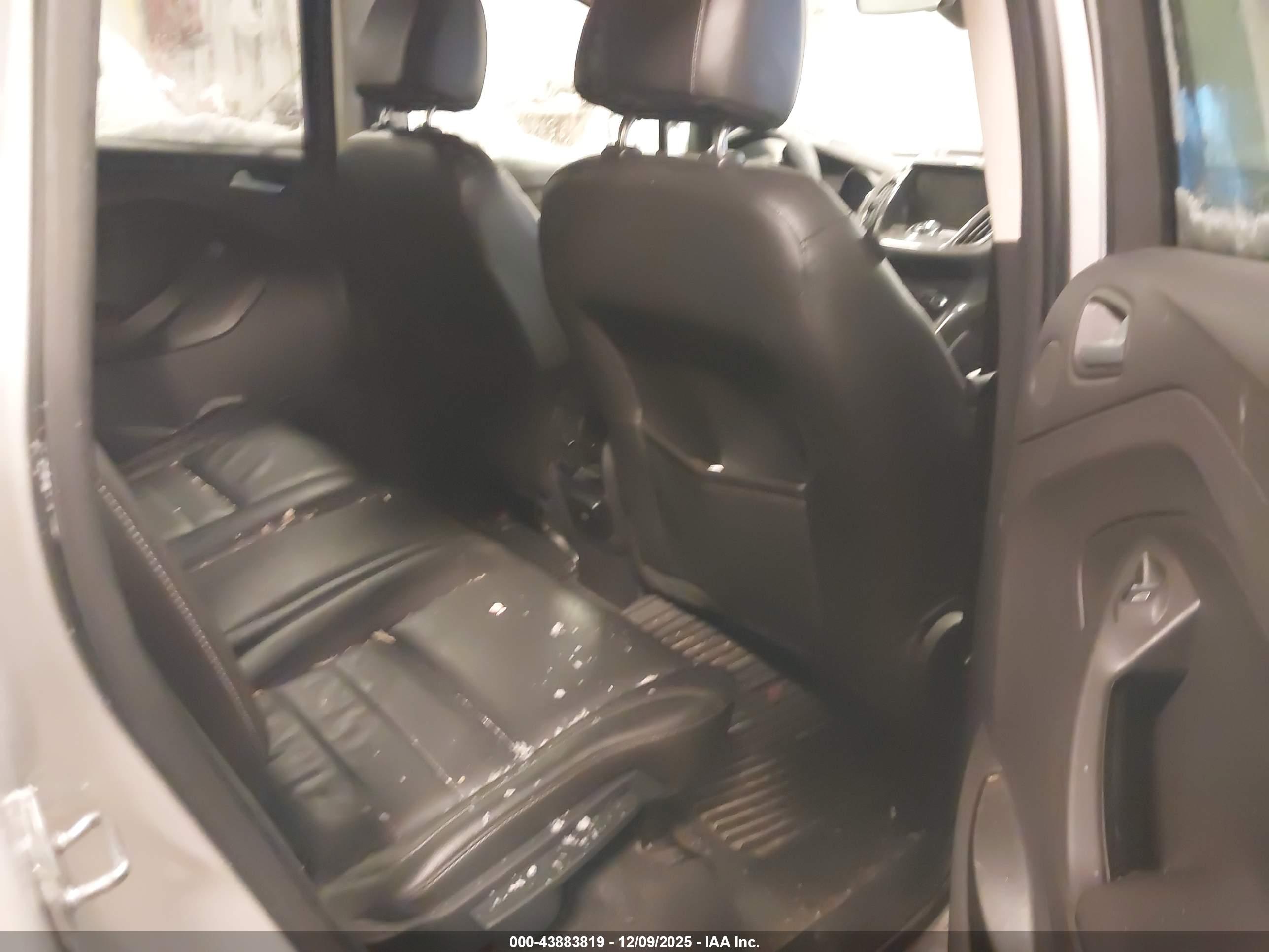 FORD ESCAPE image 8