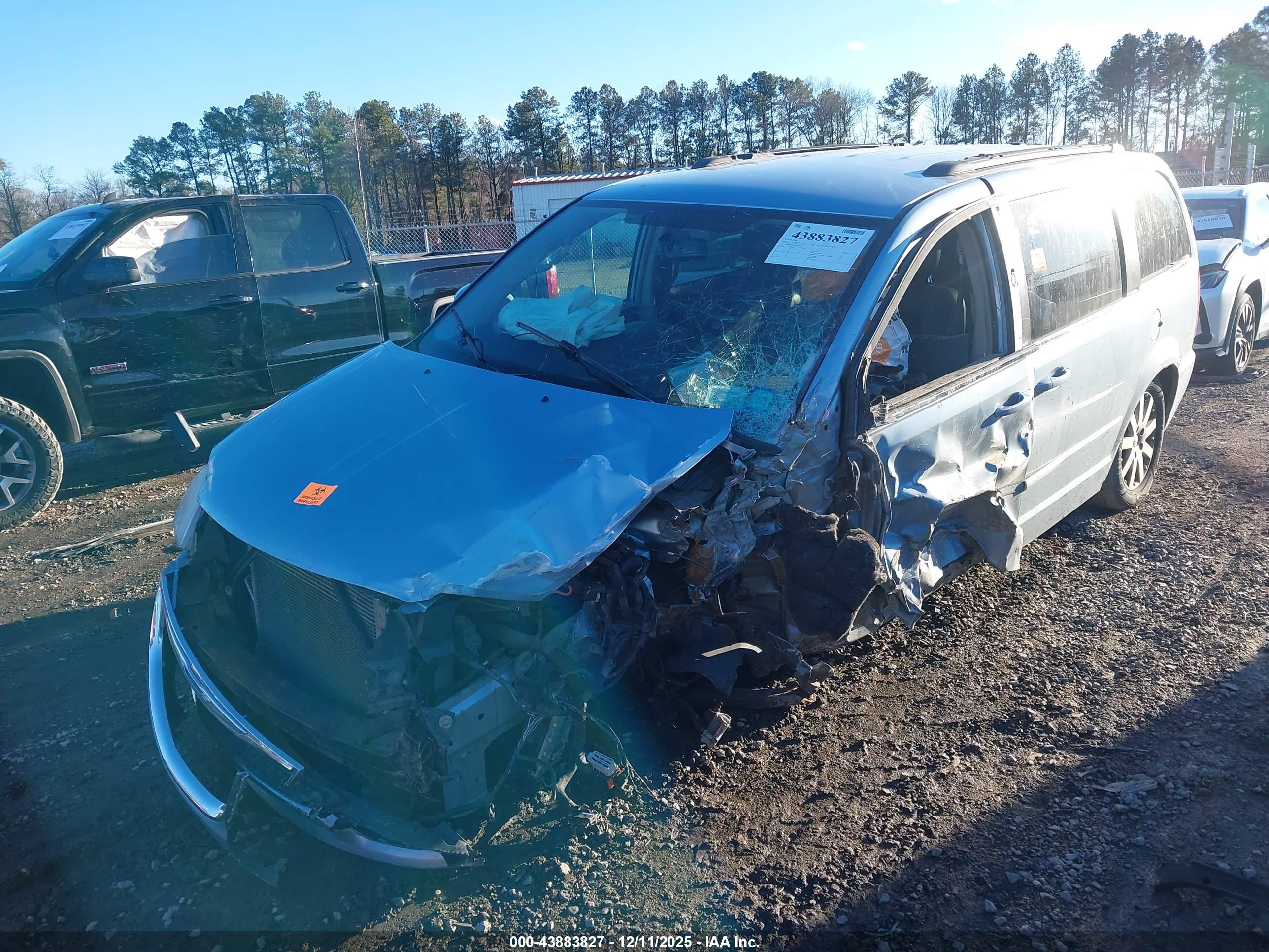 CHRYSLER TOWN image 2
