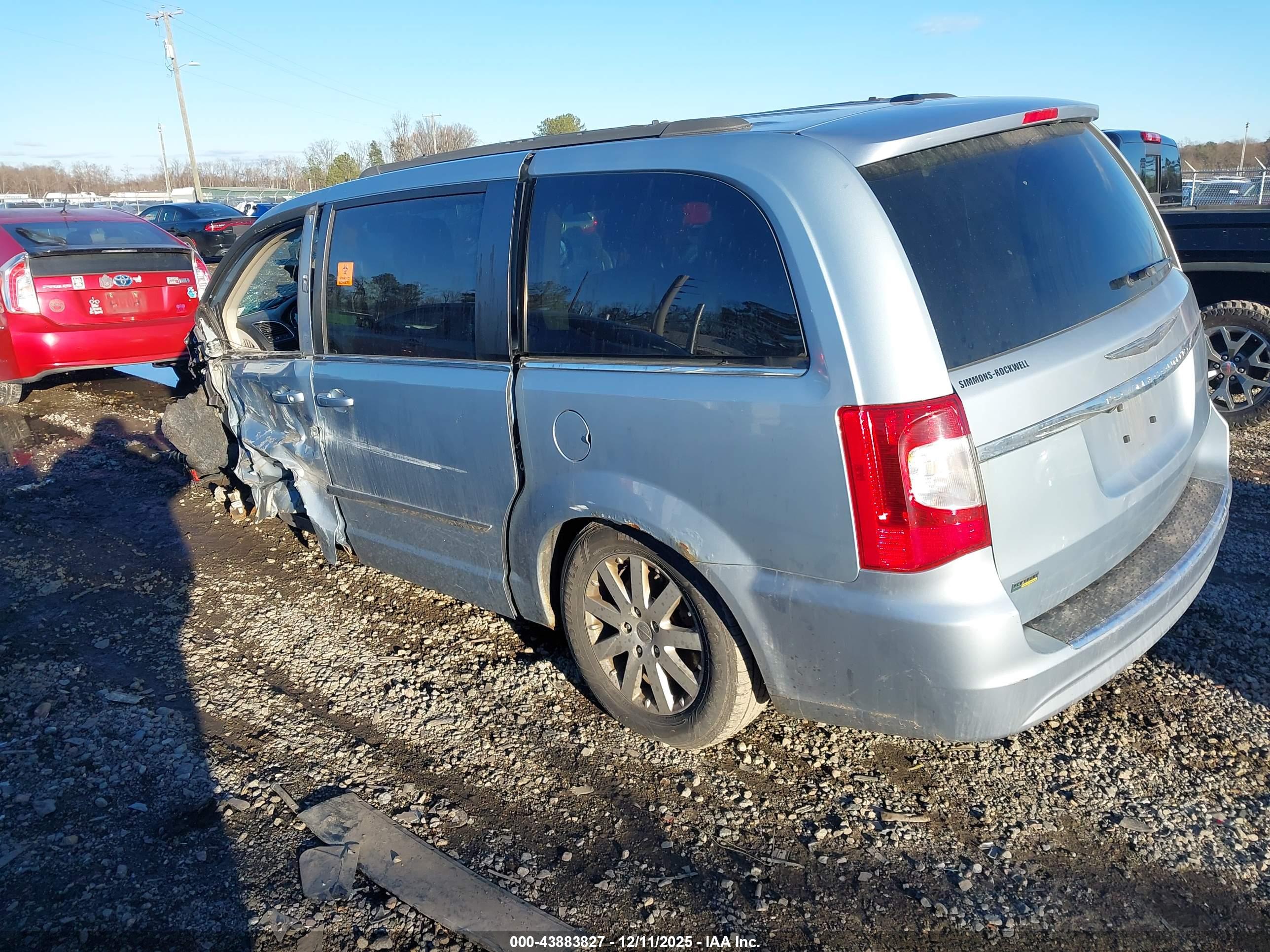 CHRYSLER TOWN image 3