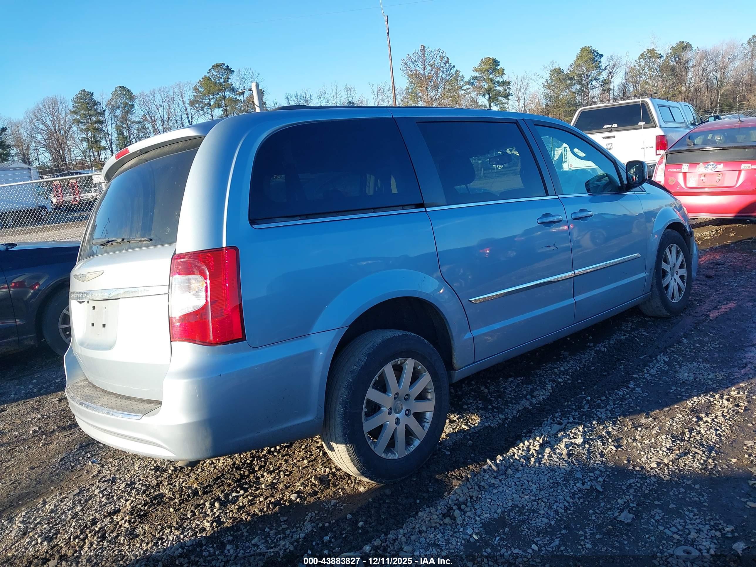 CHRYSLER TOWN image 4