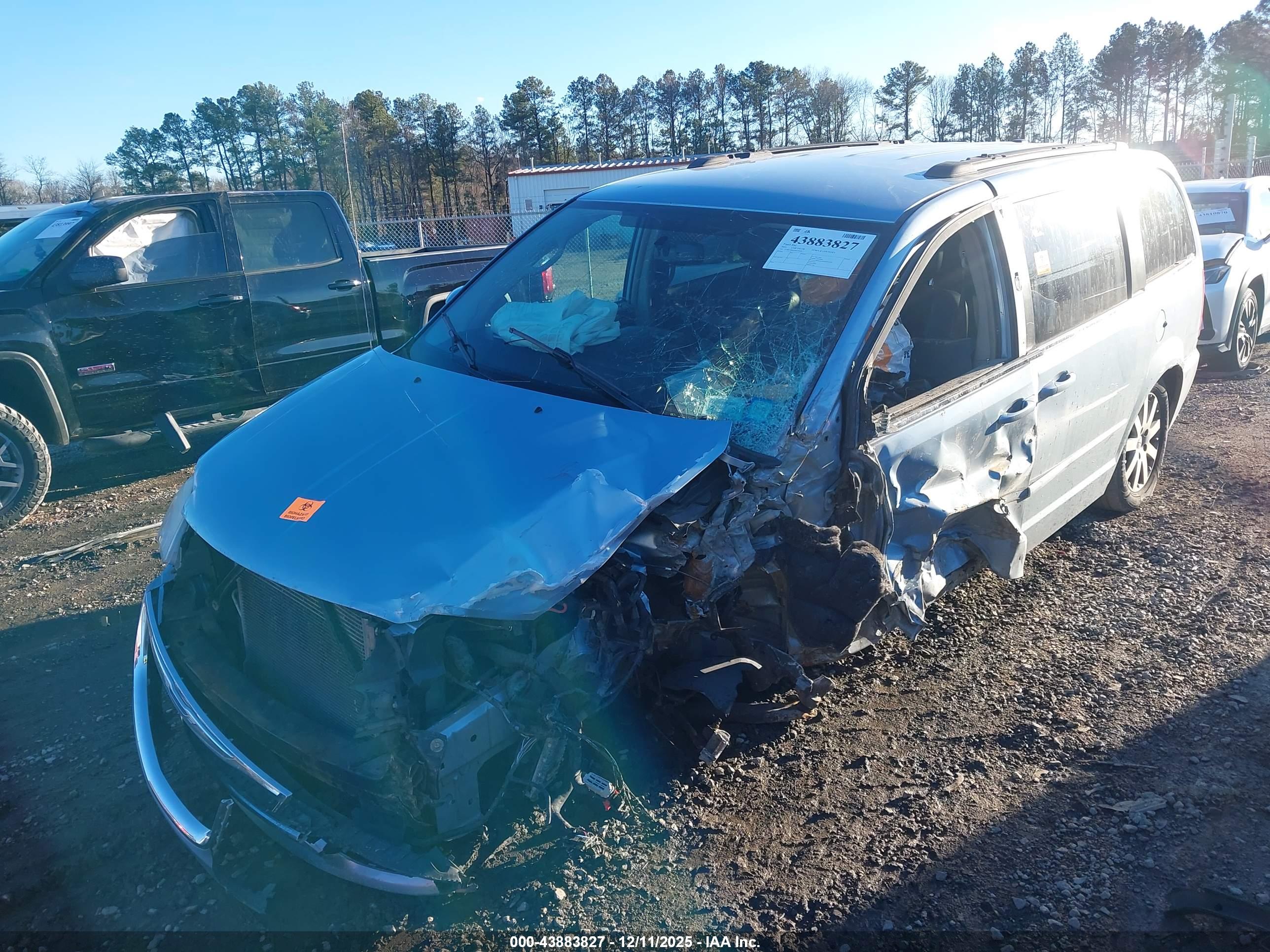CHRYSLER TOWN image 6