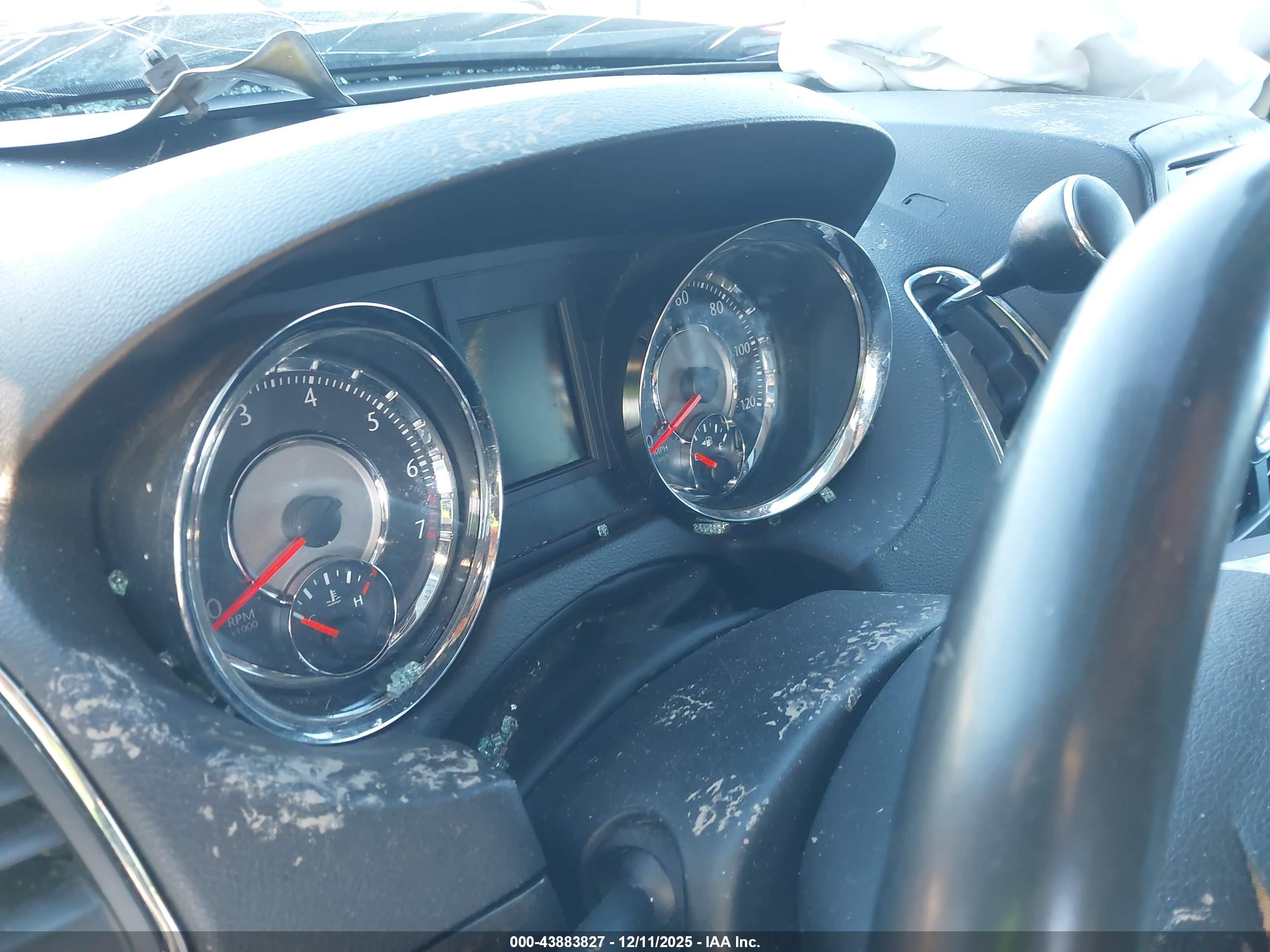 CHRYSLER TOWN image 7