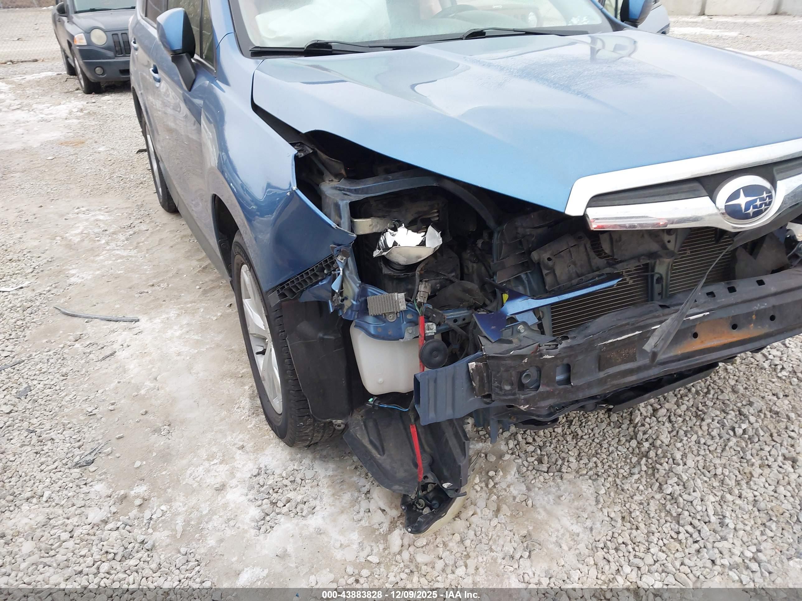 SUBARU FORESTER image 6