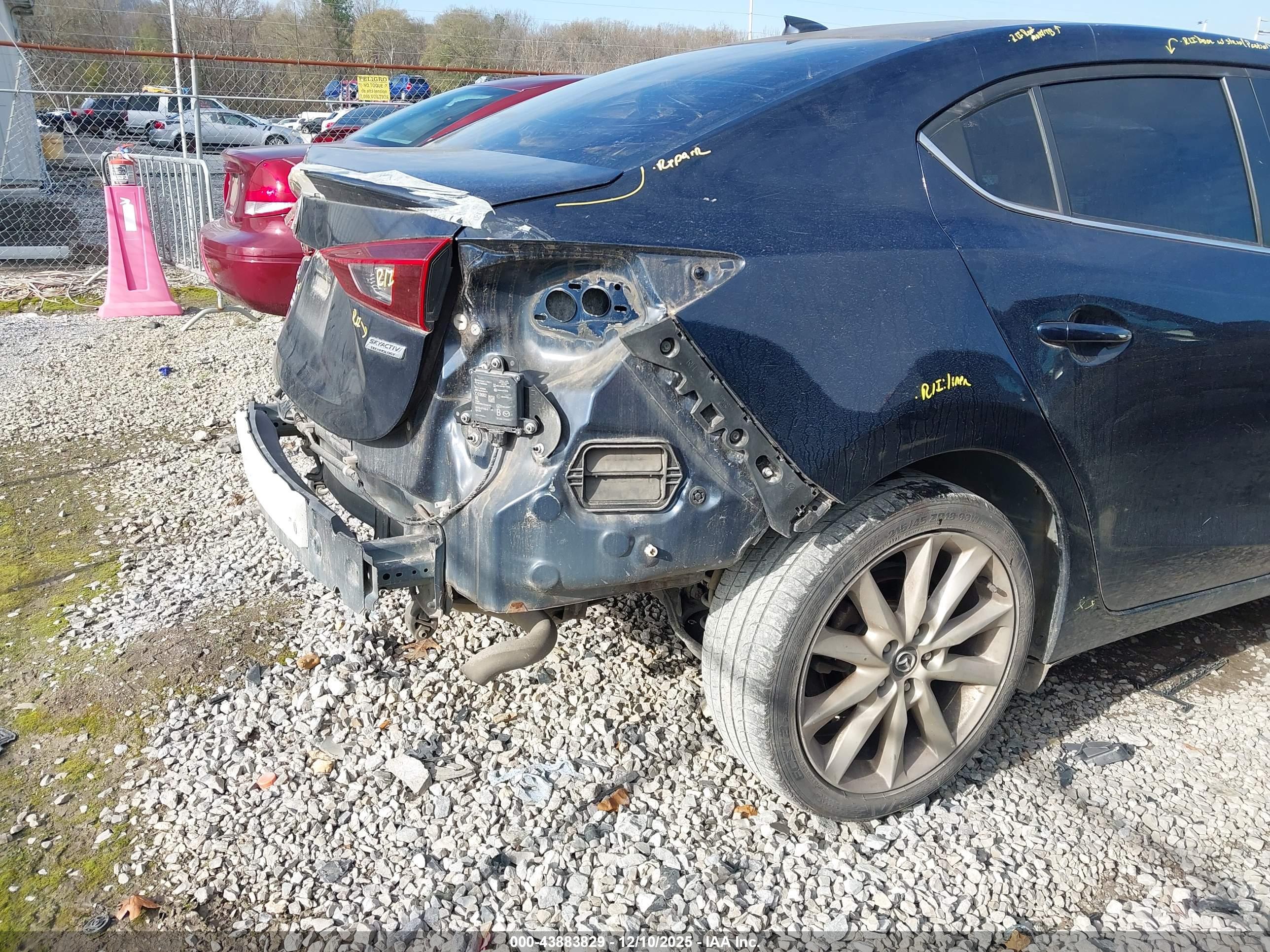 MAZDA MAZDA3 image 6