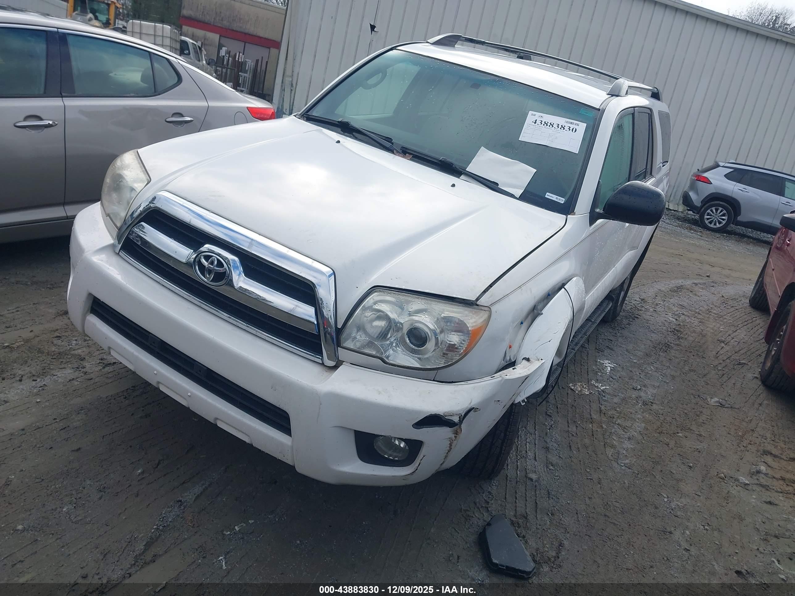 TOYOTA 4RUNNER image 2