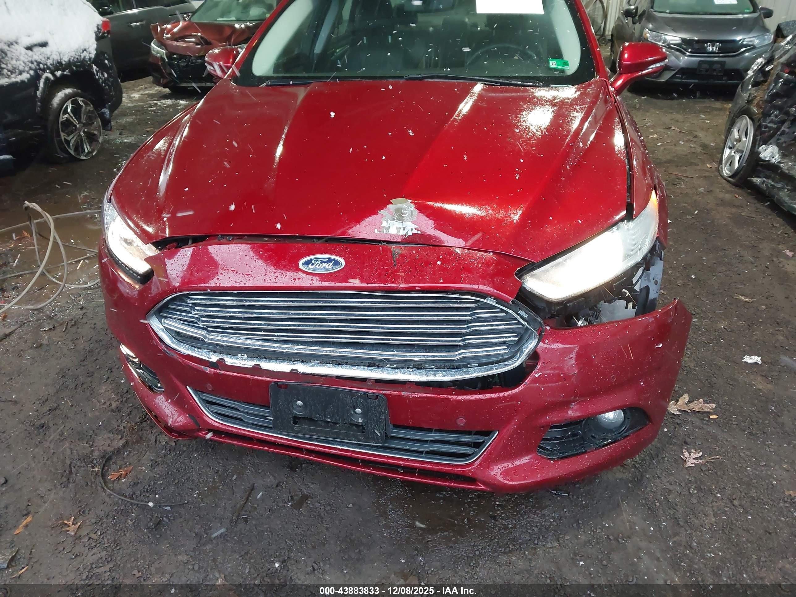 FORD FUSION image 6