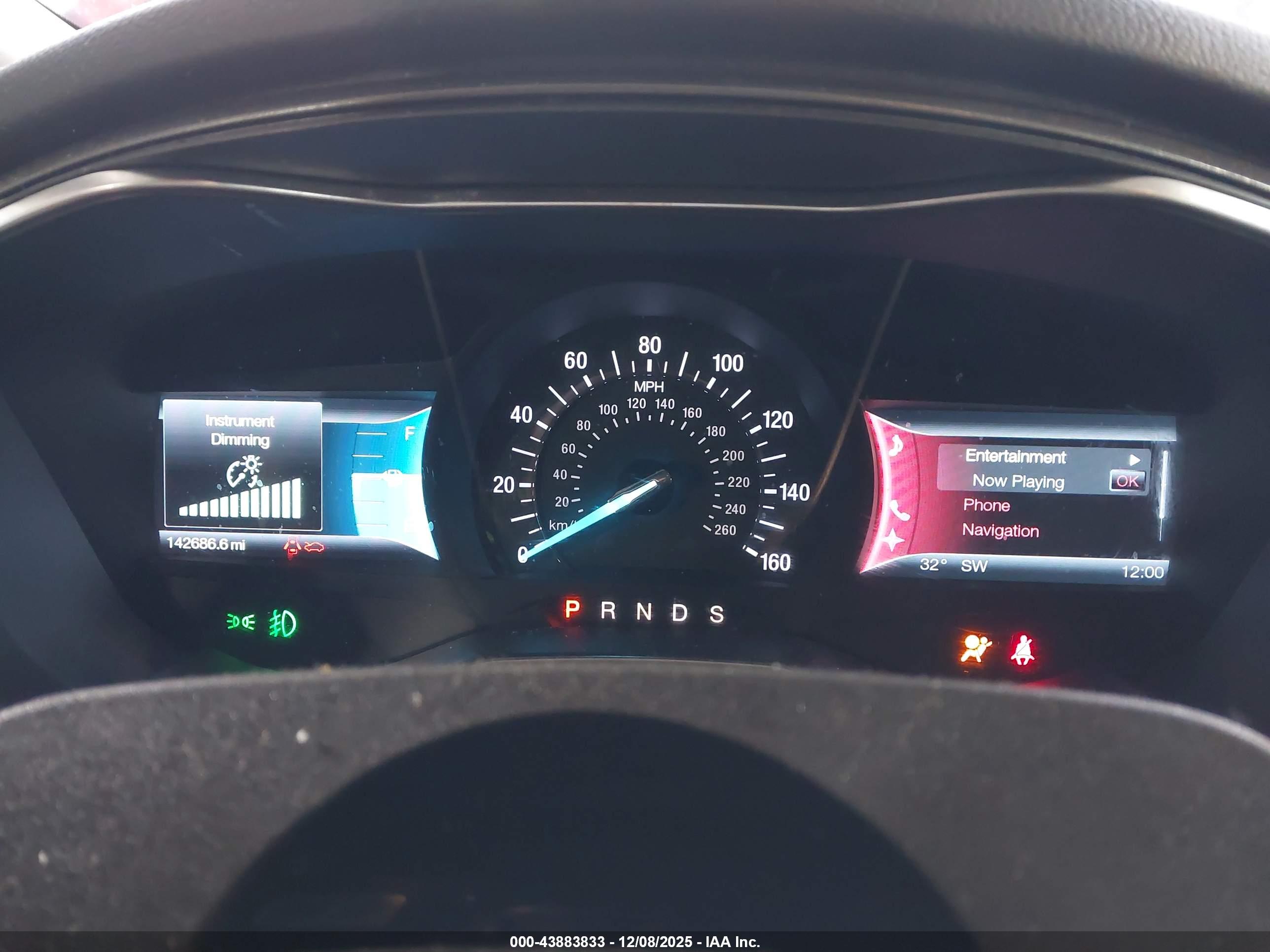 FORD FUSION image 7