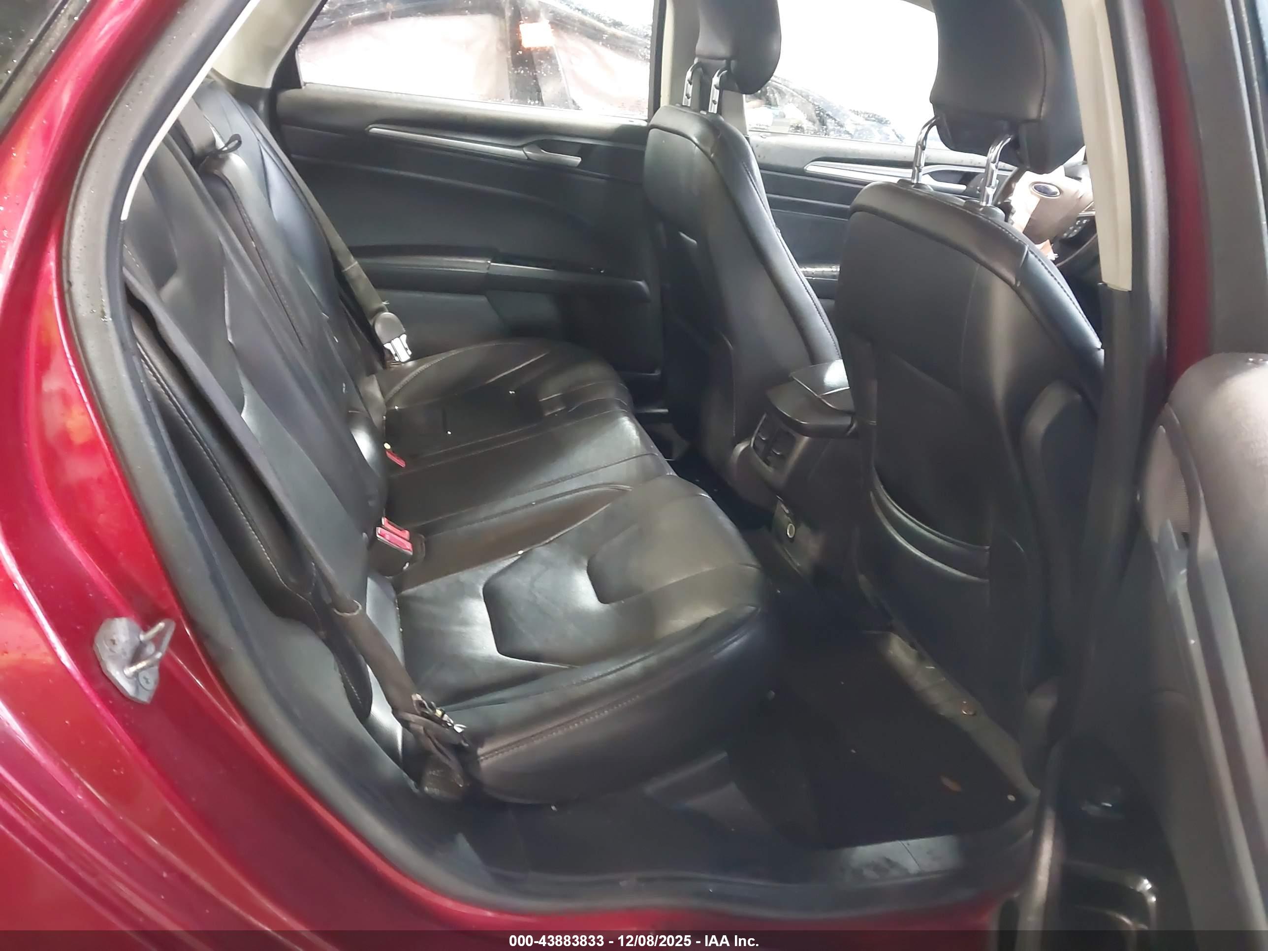 FORD FUSION image 8