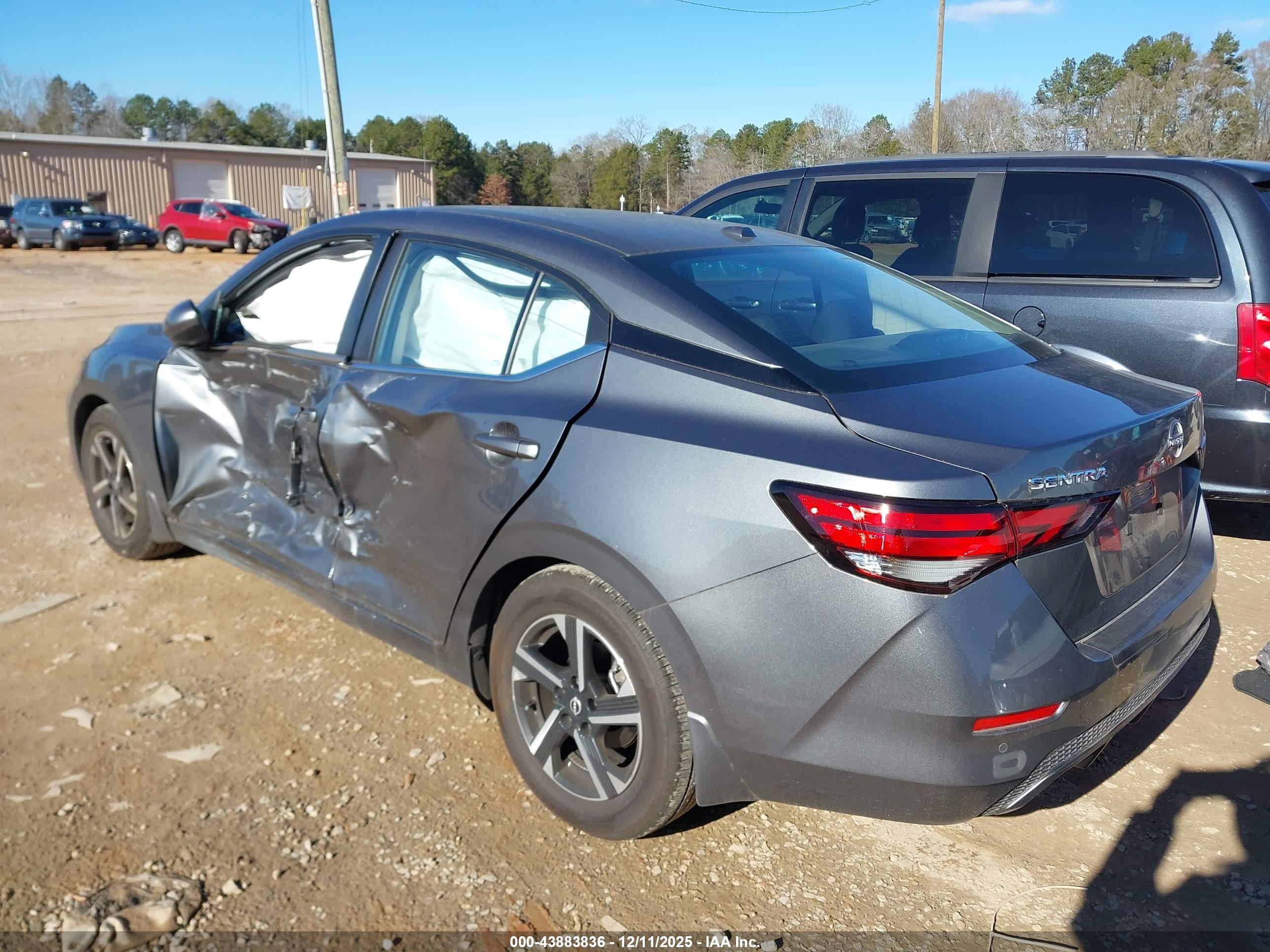 NISSAN SENTRA image 3