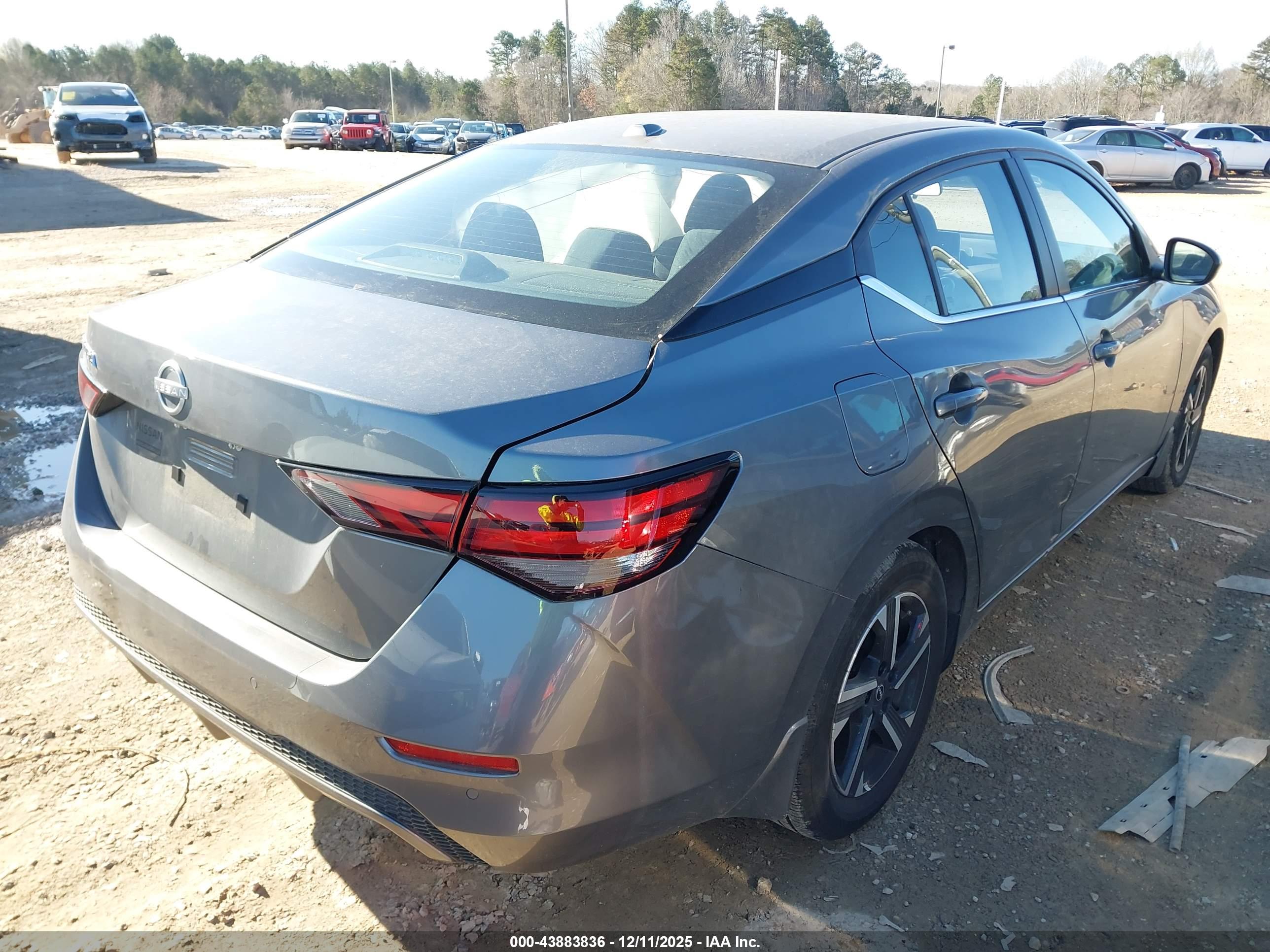 NISSAN SENTRA image 4