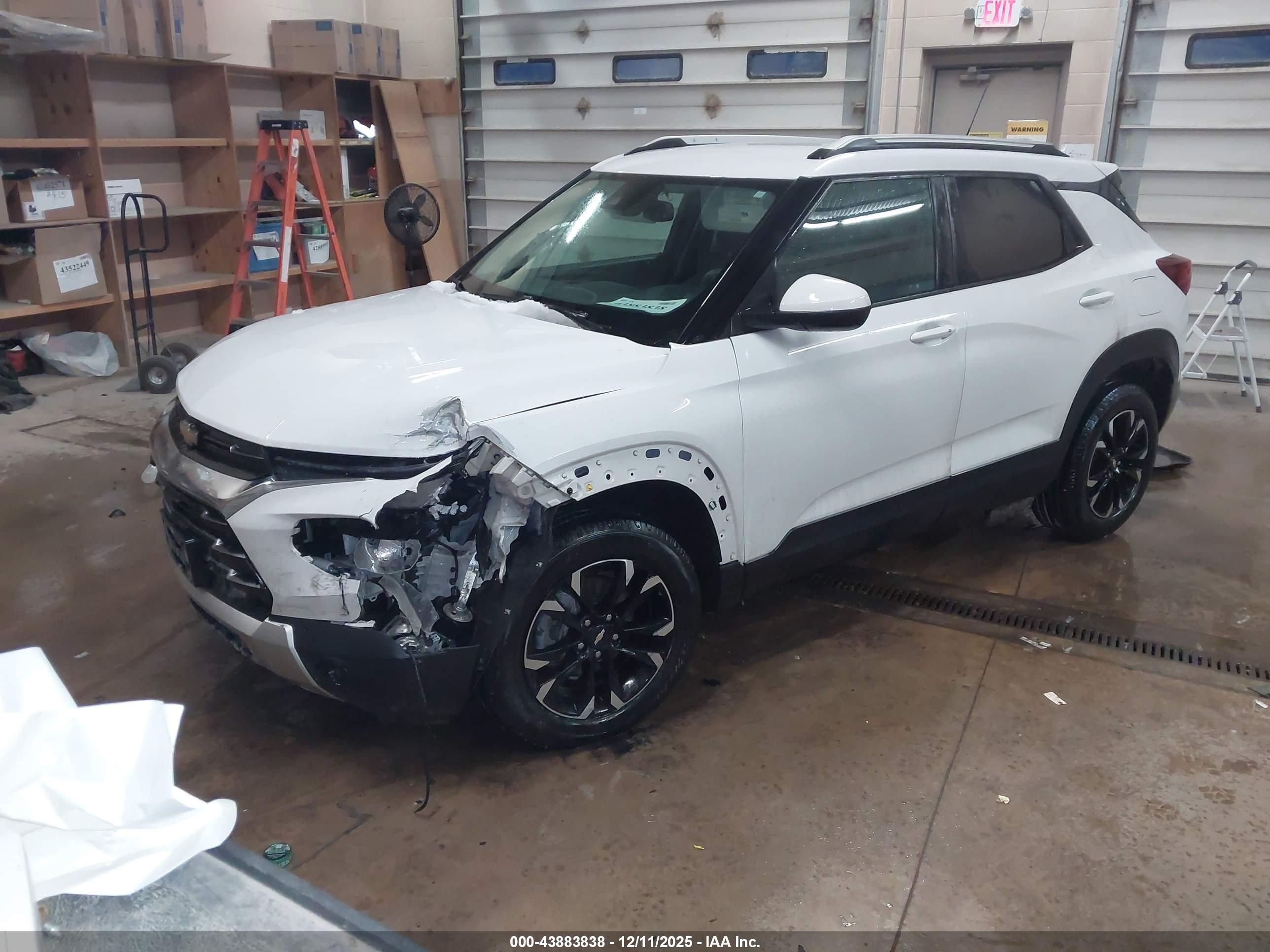 CHEVROLET TRAILBLAZER image 2