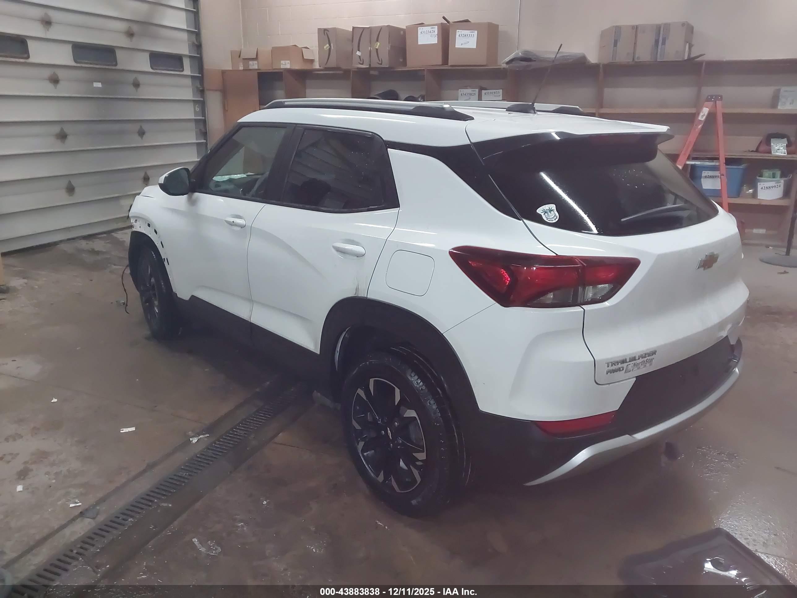 CHEVROLET TRAILBLAZER image 3