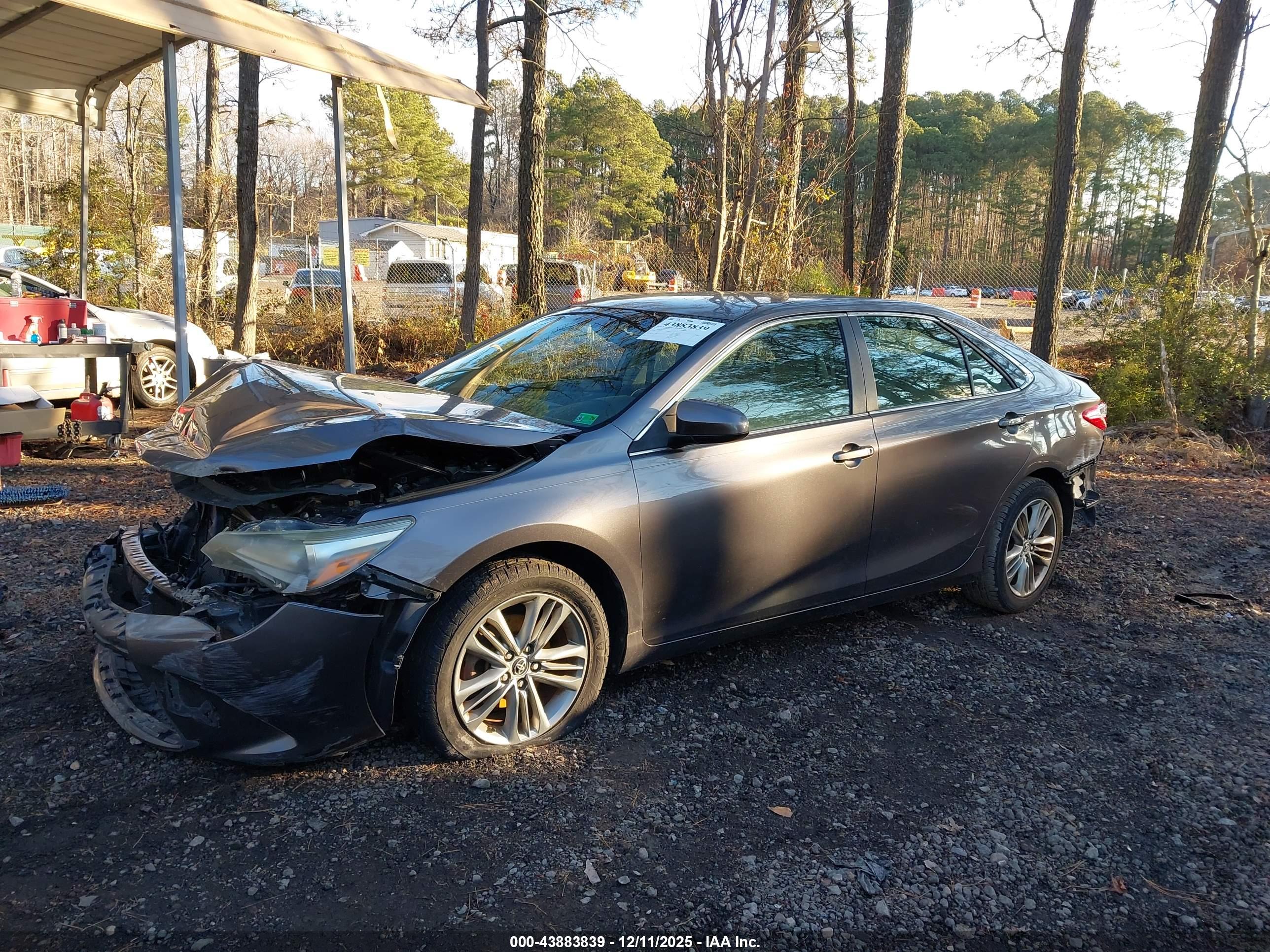 TOYOTA CAMRY image 2
