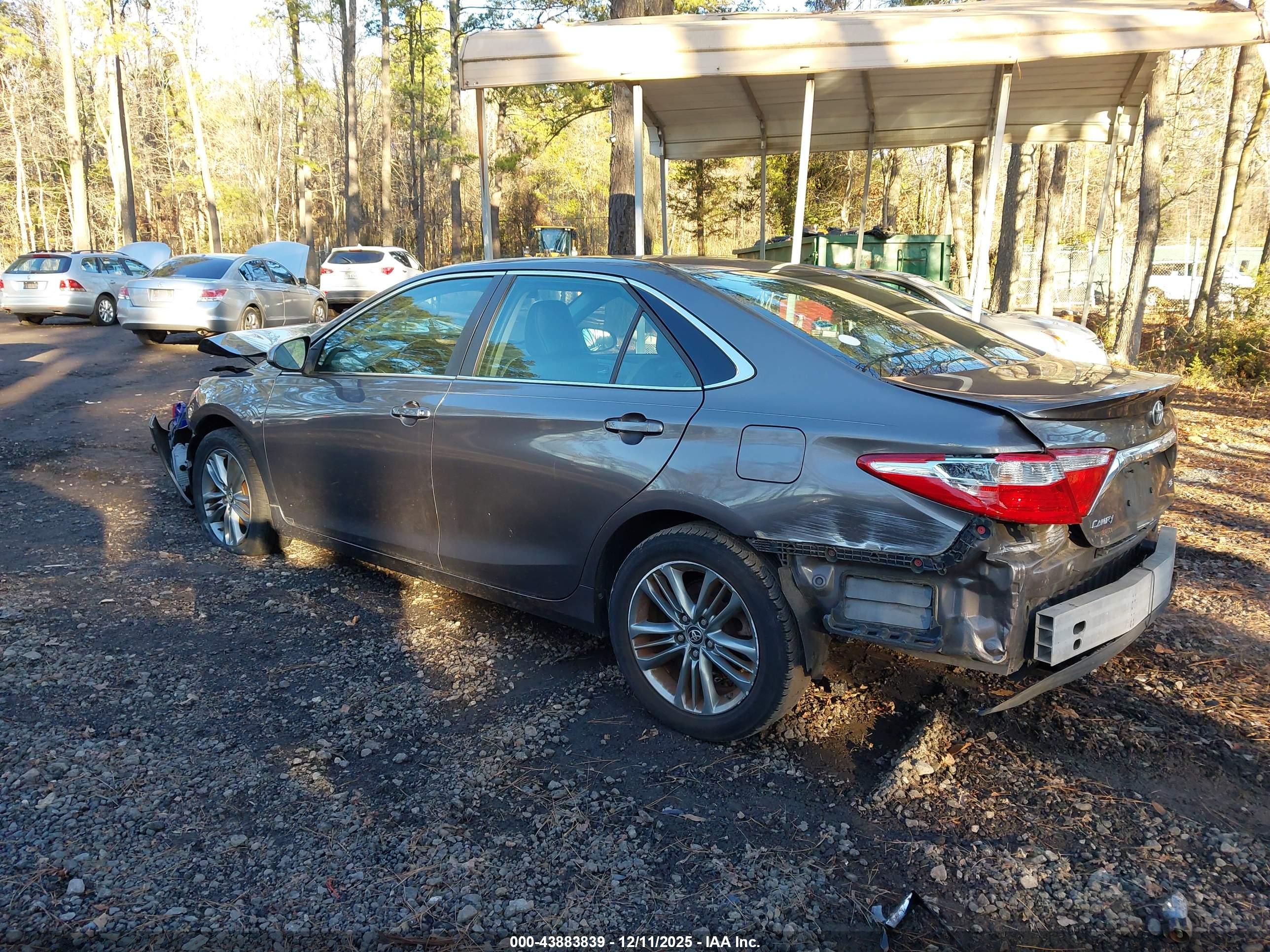 TOYOTA CAMRY image 3