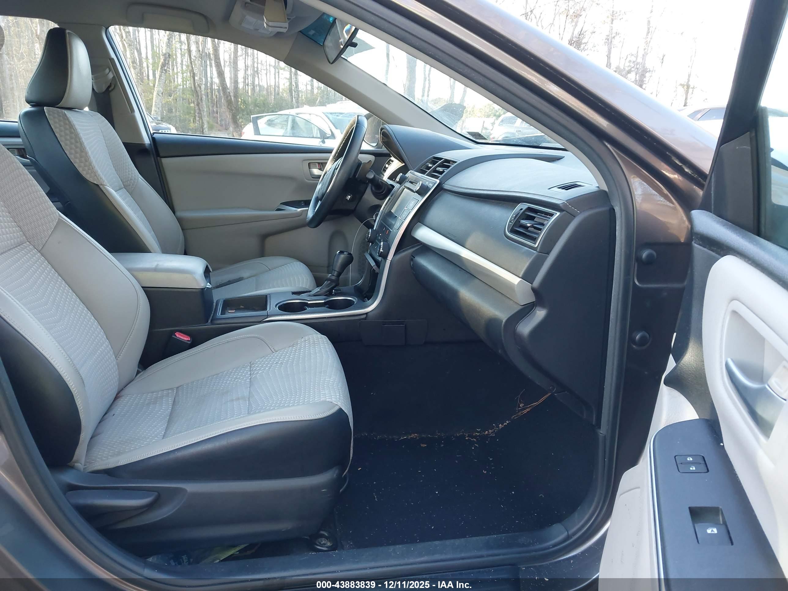 TOYOTA CAMRY image 5