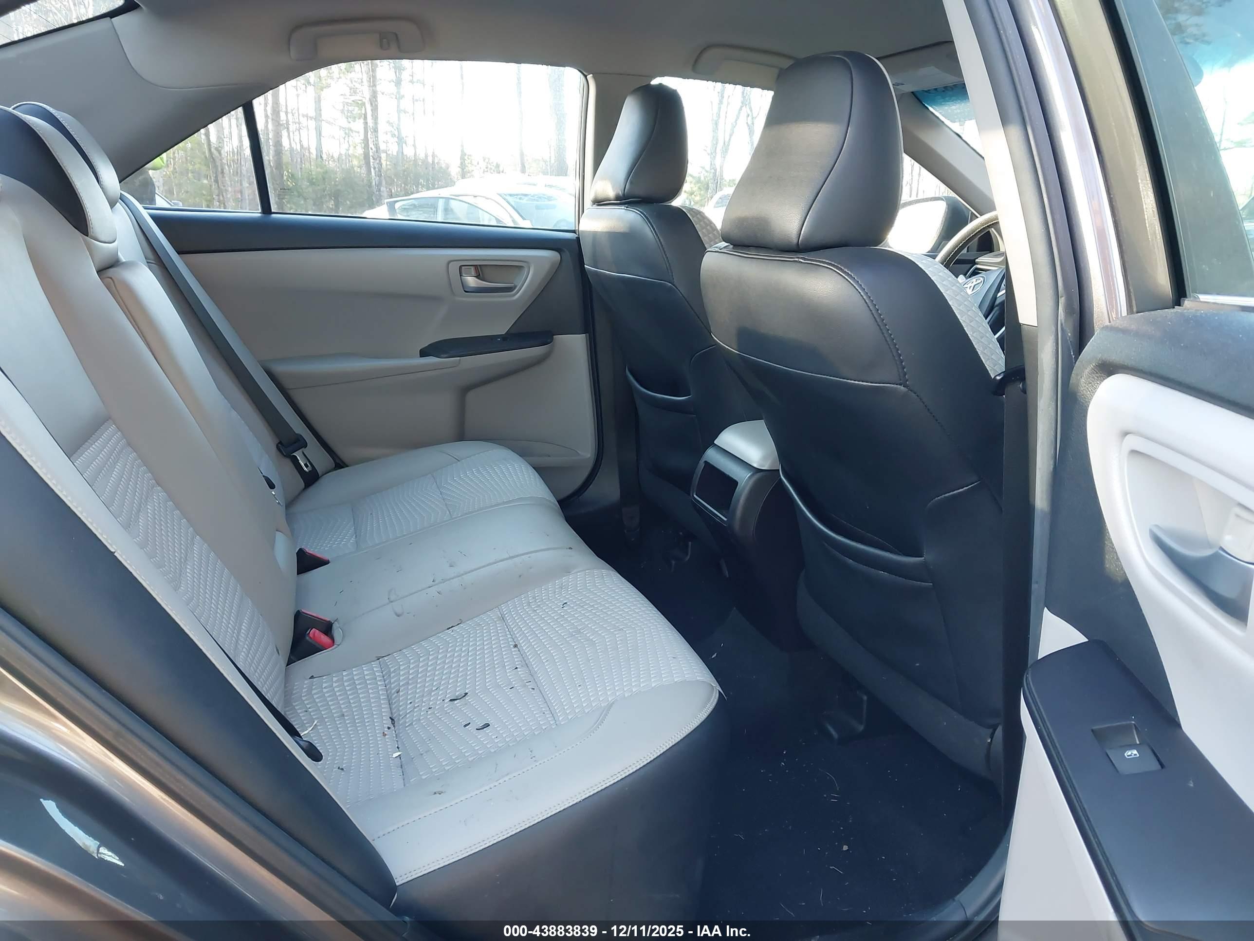 TOYOTA CAMRY image 8