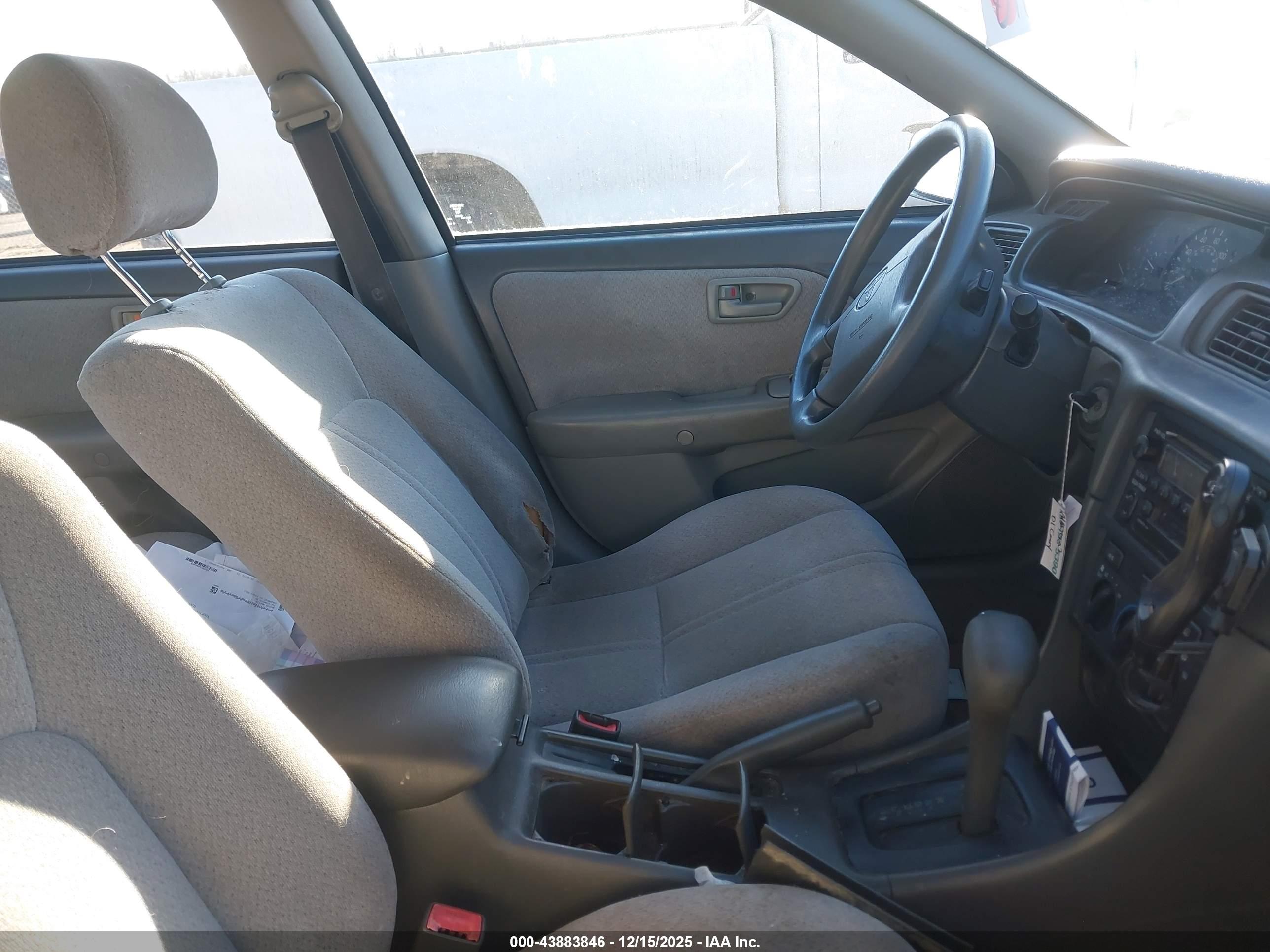 TOYOTA CAMRY image 5