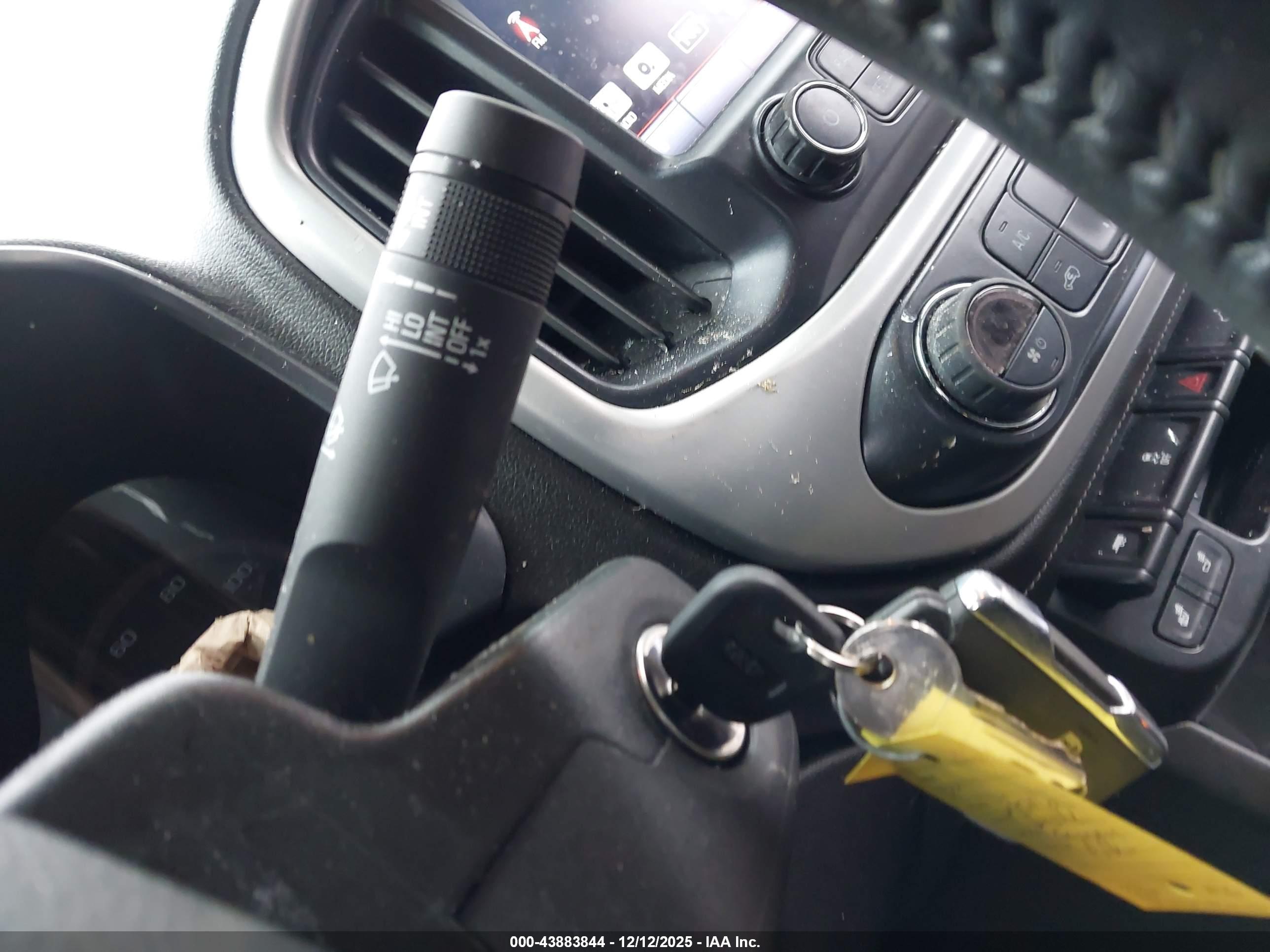 GMC CANYON image 11
