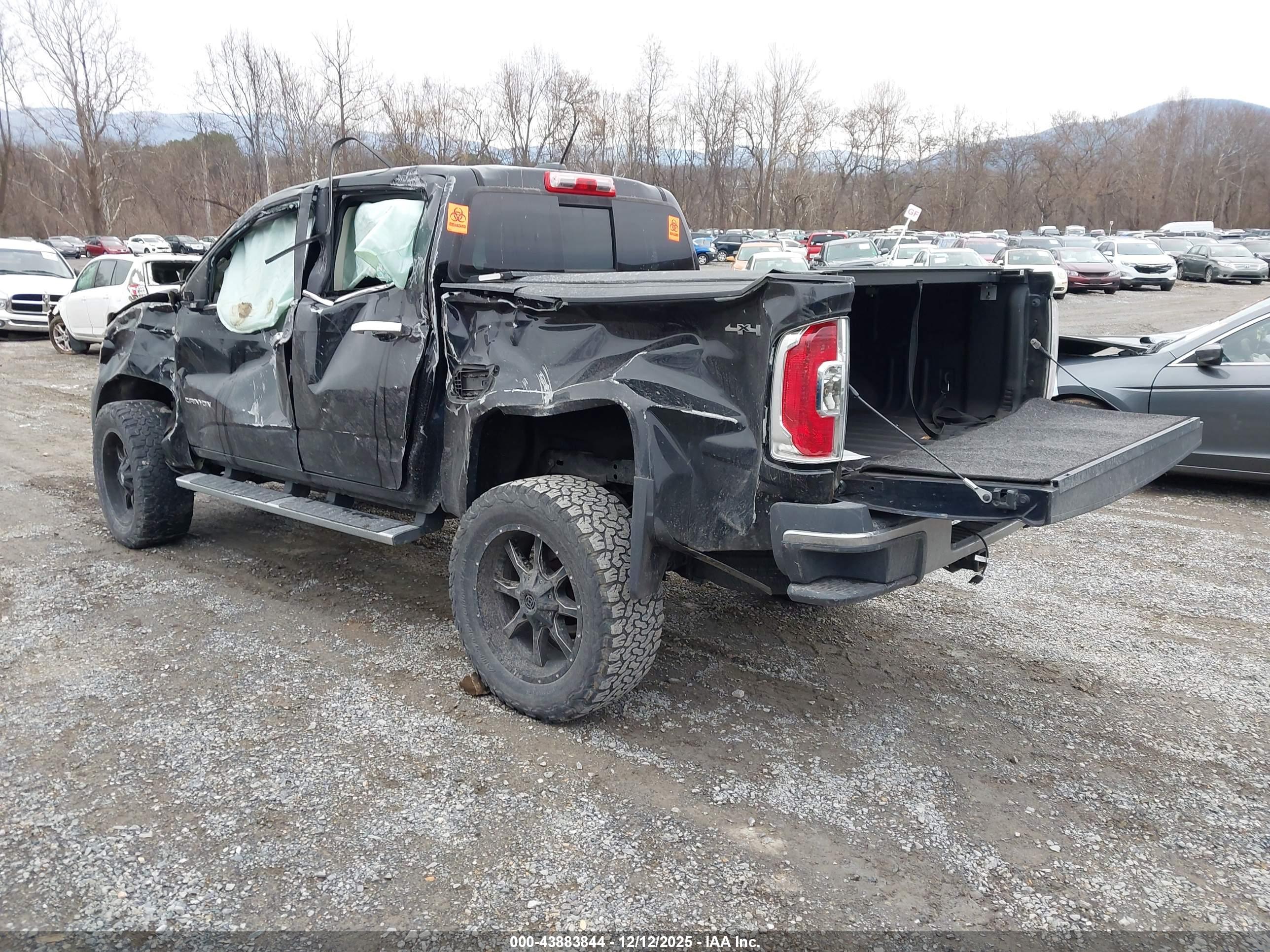 GMC CANYON image 3