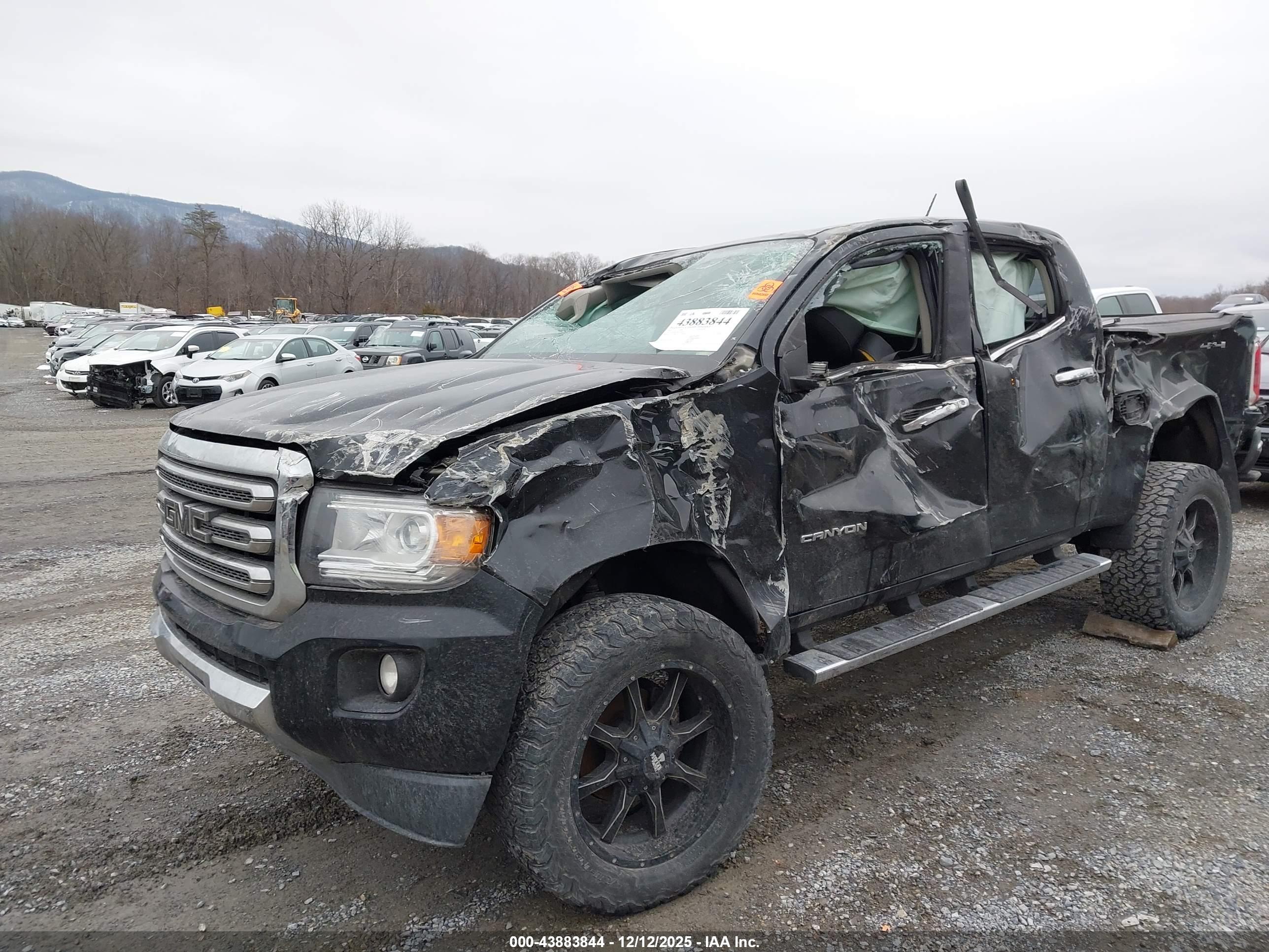 GMC CANYON image 6