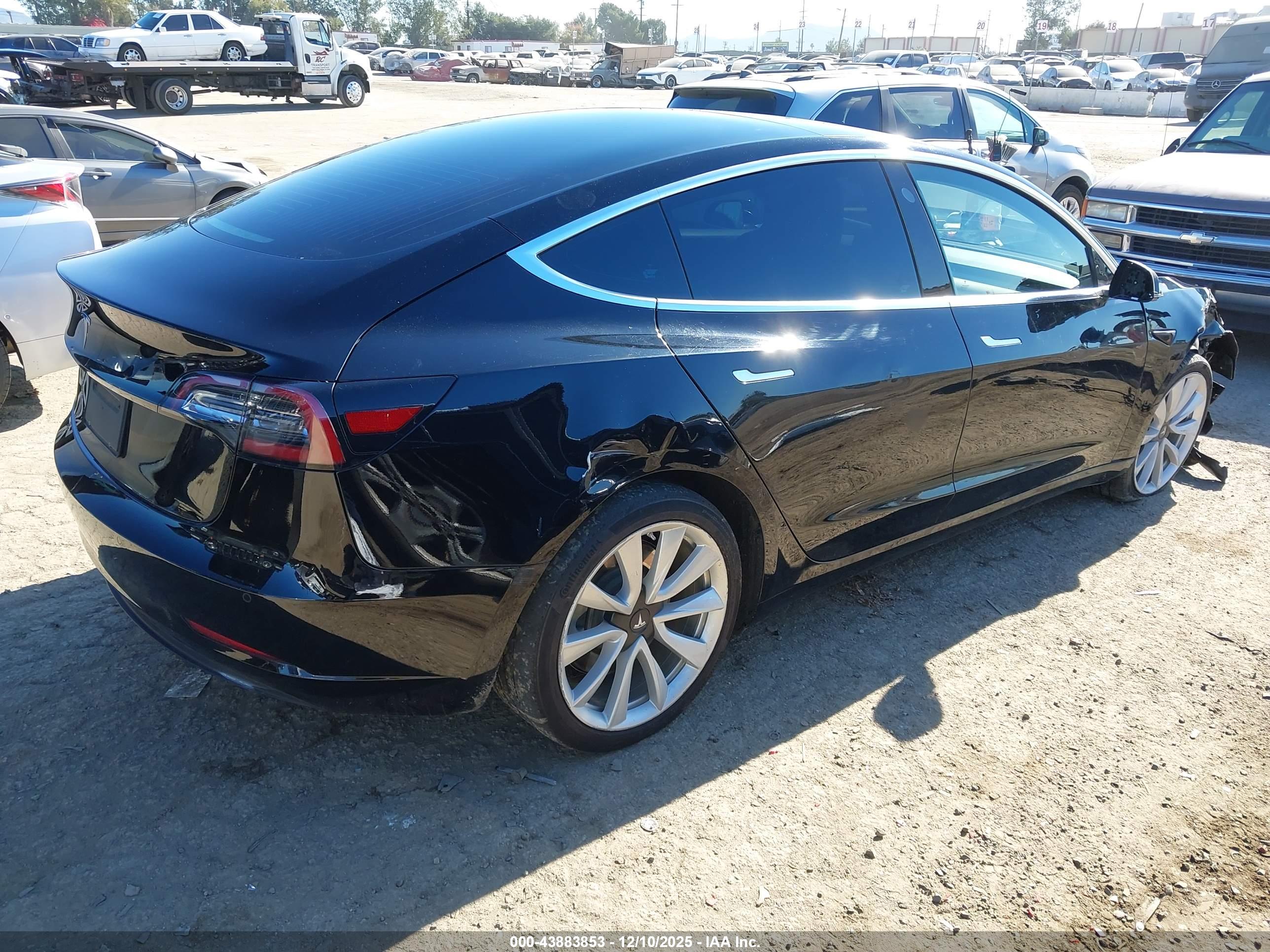 TESLA MODEL image 4